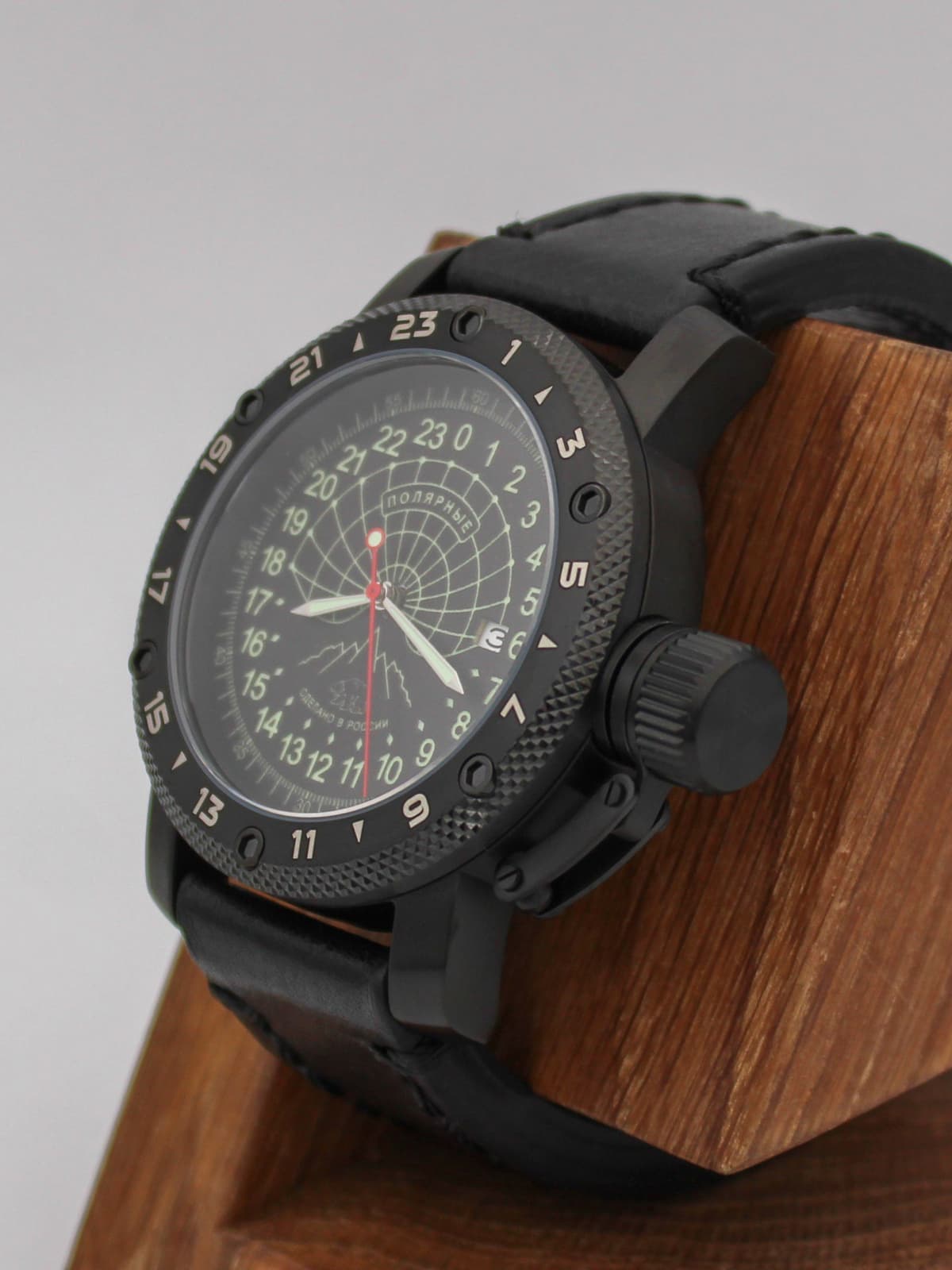 Часы Полярные кварцевые (Ronda 515.24H) Q147.133.01