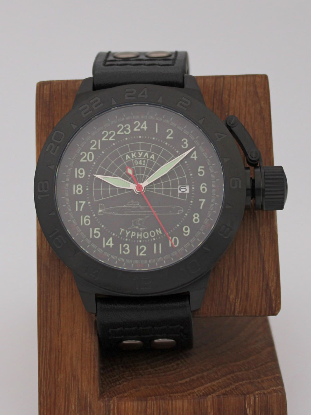 Часы 941 / Акула (Typhoon) кварцевые (Ronda 515.24H) Q152.145.01