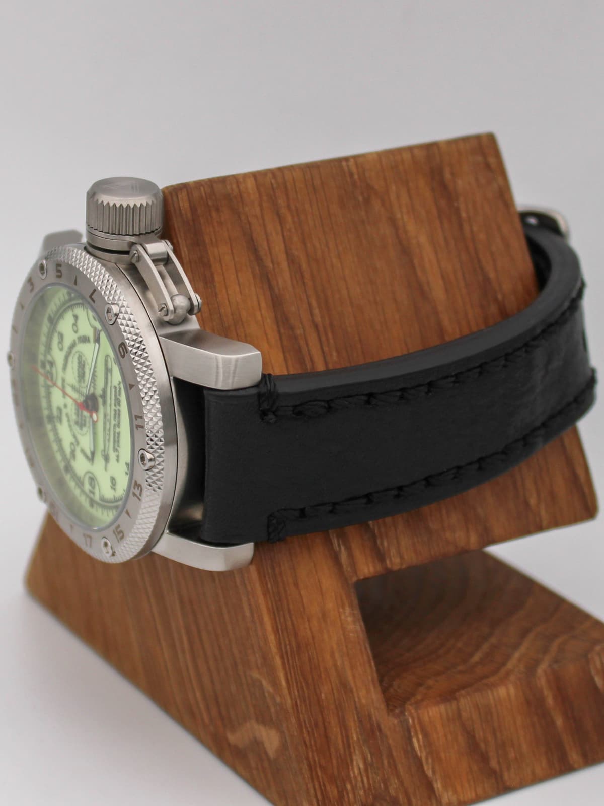 Часы К-222 / Анчар (Papa) кварцевые (Ronda 515.24H) Q47.035.01