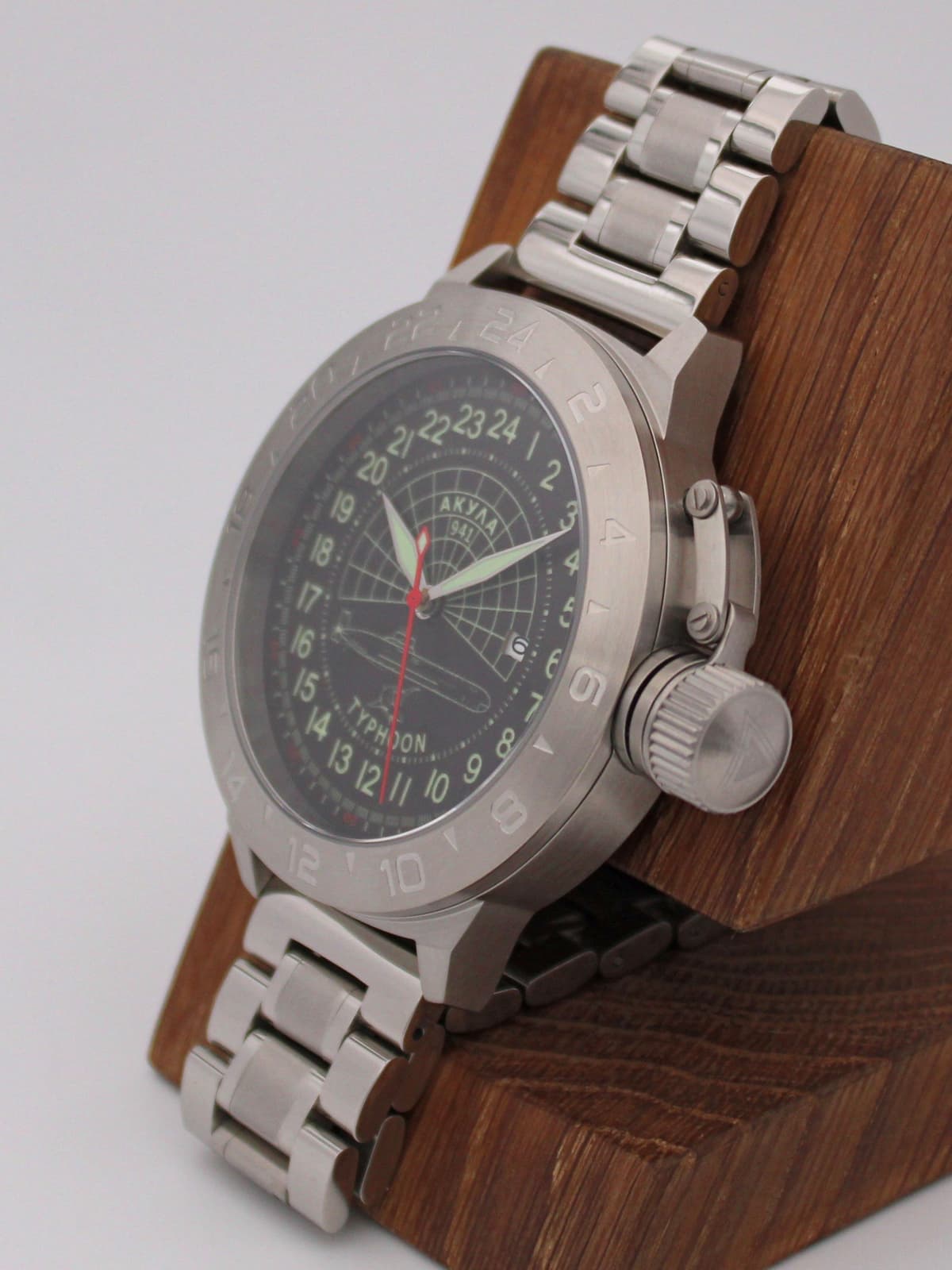 Часы 941 / Акула (Typhoon) кварцевые (Ronda 515.24H) Q52.145.2