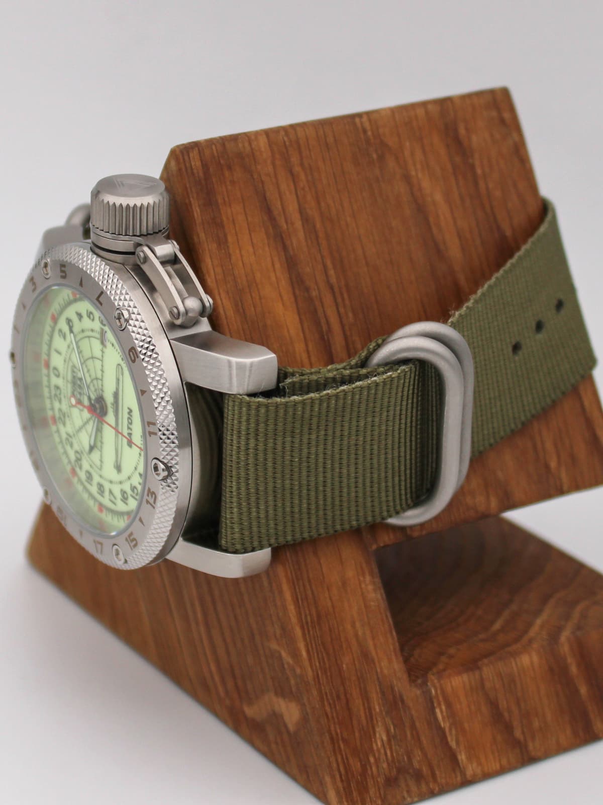 Часы 949А / Baton кварцевые (Ronda 515.24H) Q47.046.21