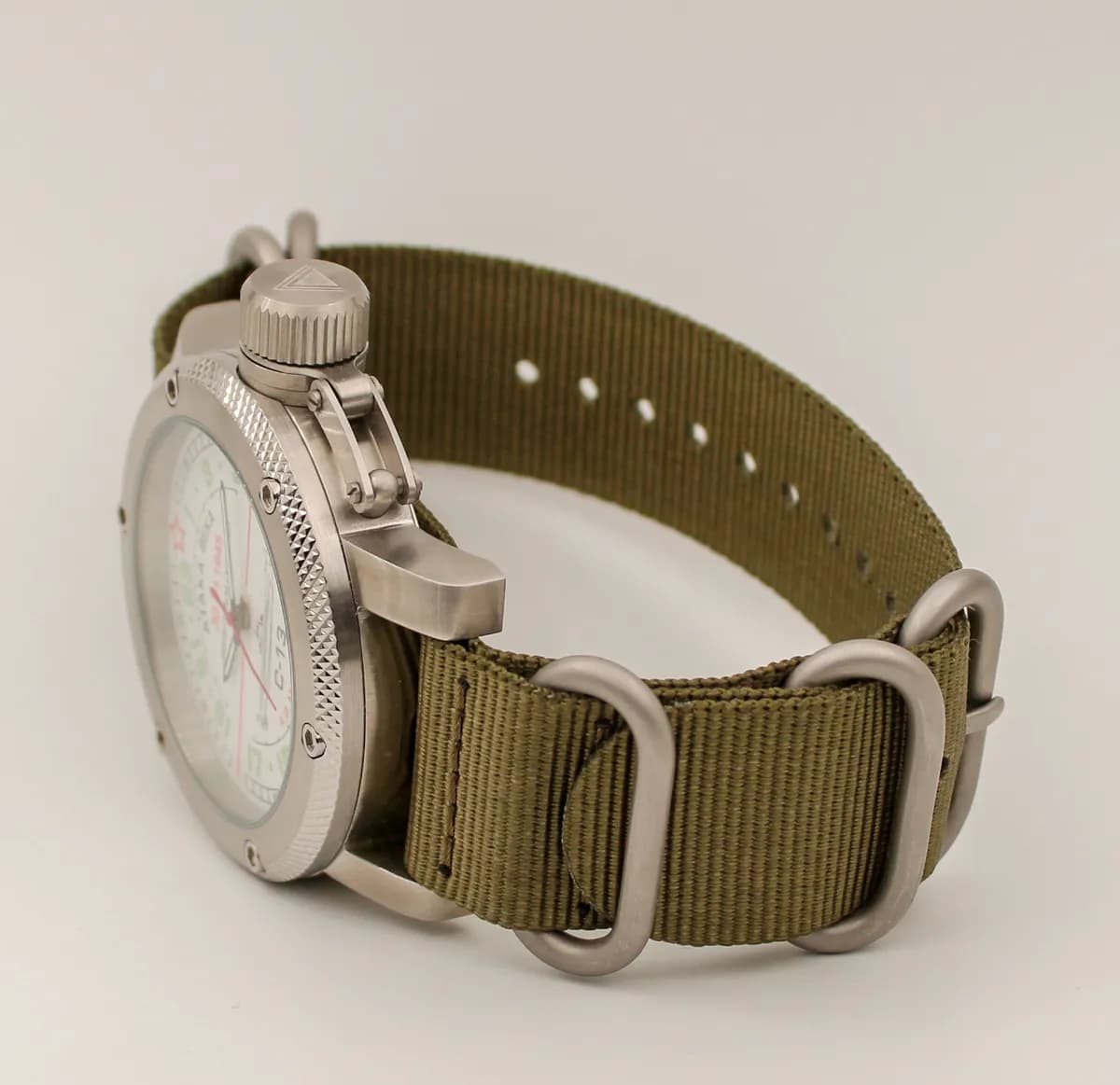 Часы наручные  С-13 "Атака века" механические 081.21, противоударные, механизм Ракета 2623Н