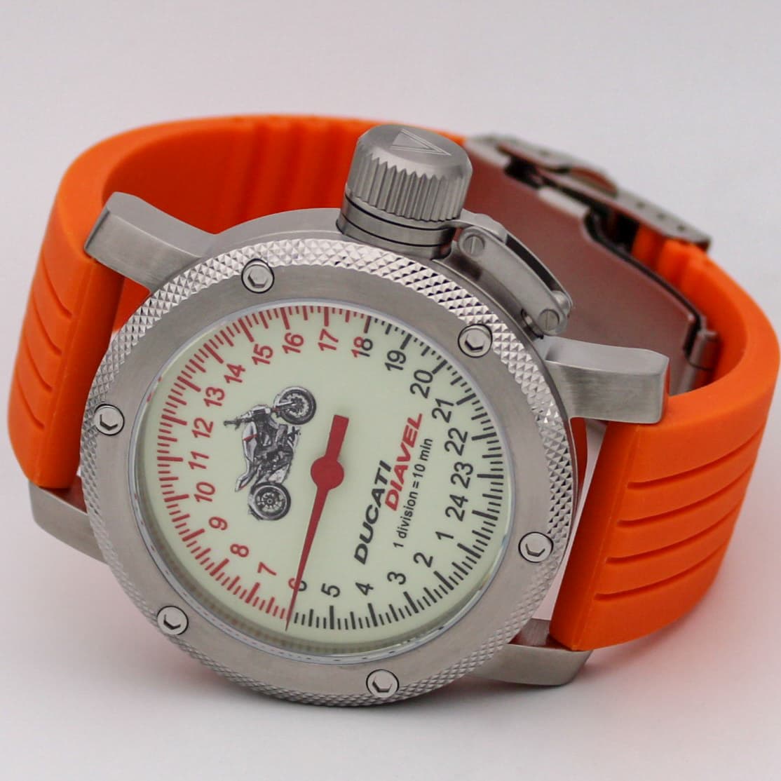 Часы DUCATI DIAVEL (мотоцикл) механизм Восток 2431.01