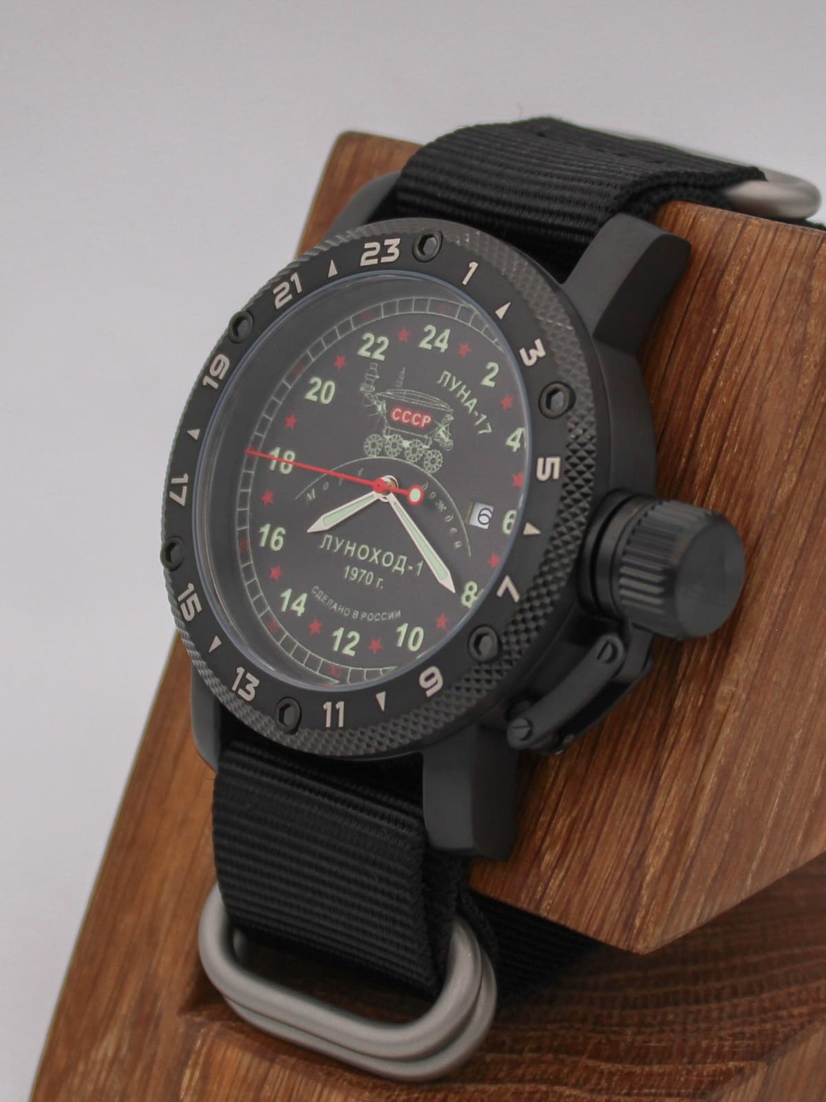 Часы "Луноход-1" кварцевые (Ronda 515.24H) Q147.406.22