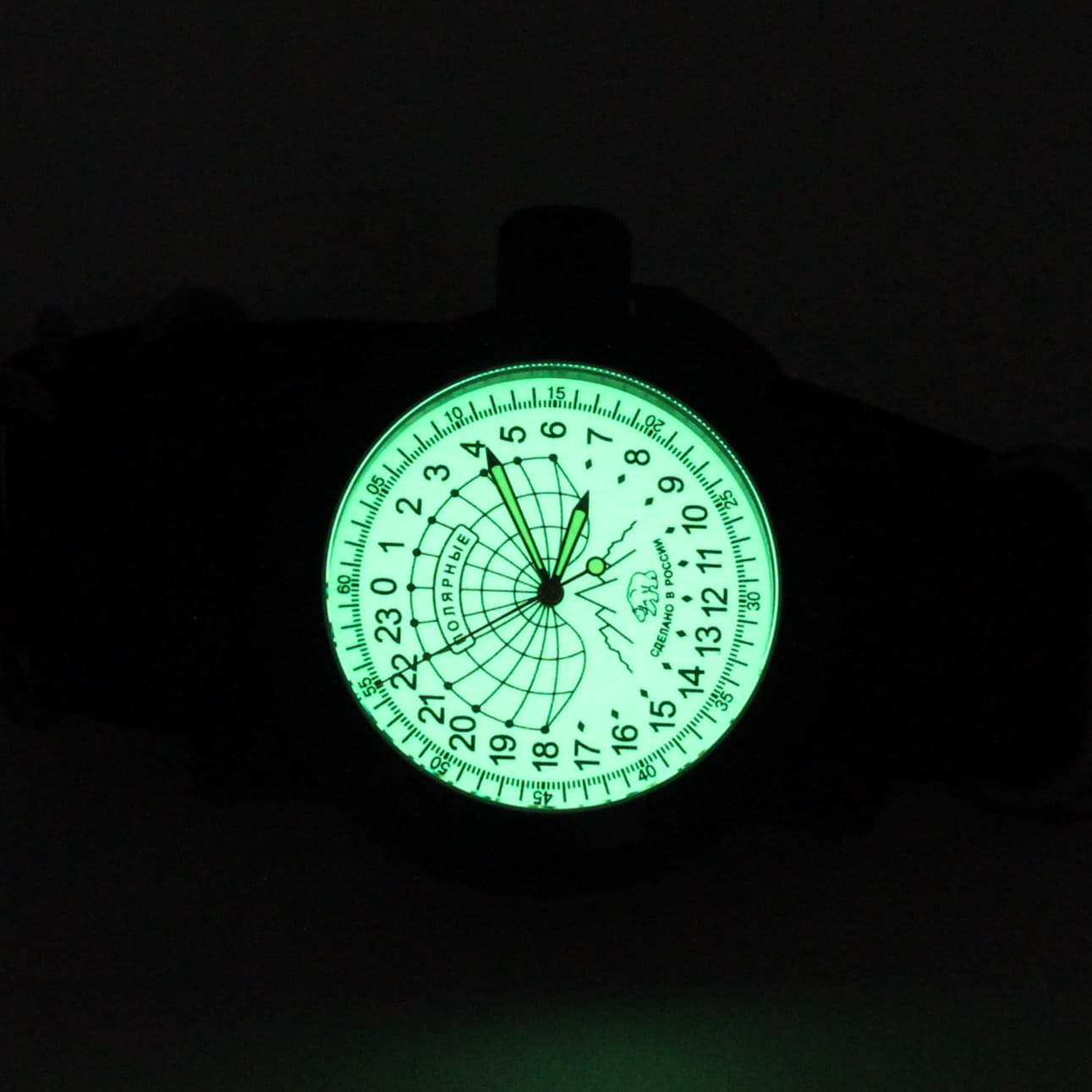 Часы Полярные (медведь) механизм Восток 2431.01