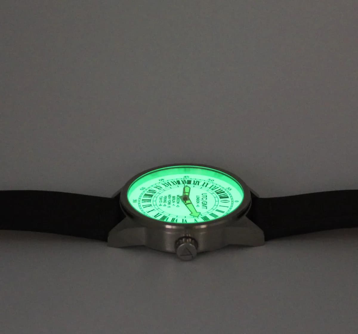 Часы UTC / GMT 21.229.02 механические, механизм Ракета 2623