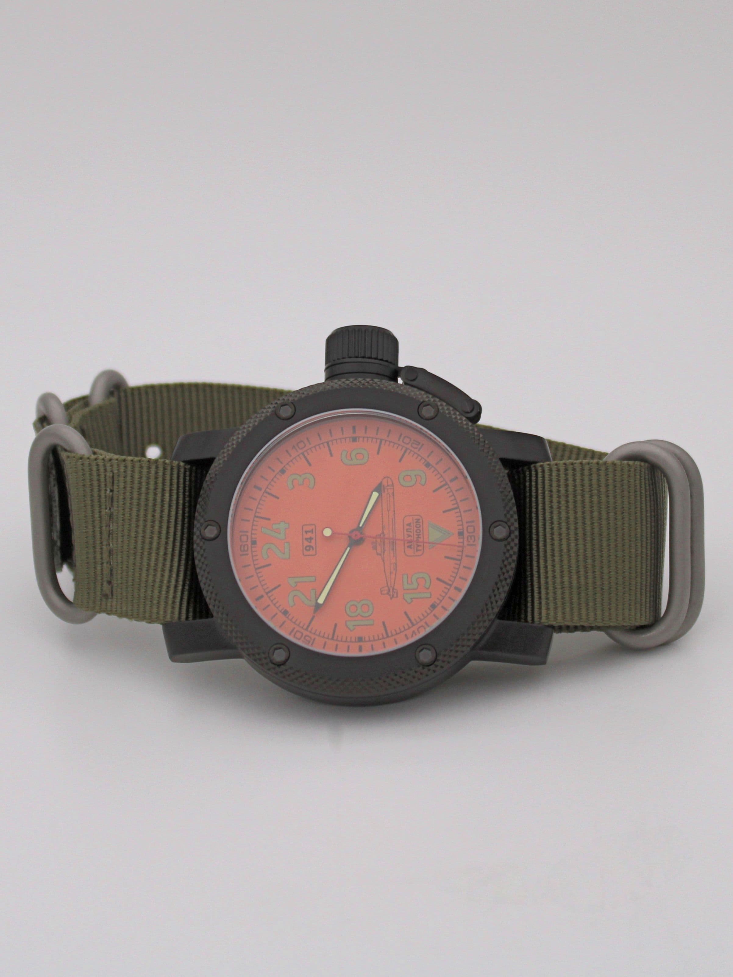 Часы 941 / Акула (Typhoon) механические (Ракета 2623) 103.053.21