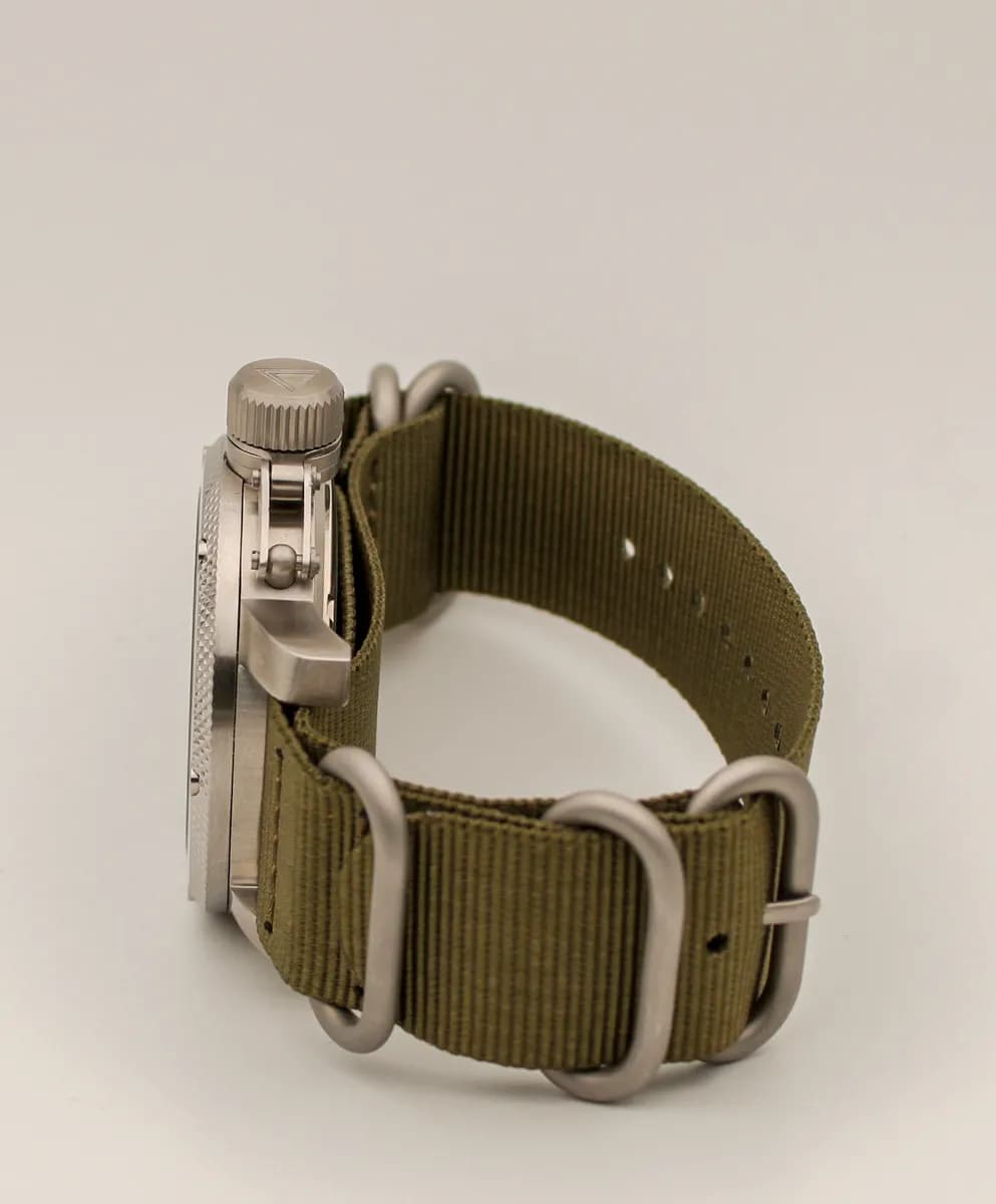 Часы наручные  "Простейший Спутник-1", механические  124.21 ,  механизм Ракета 2623 Н