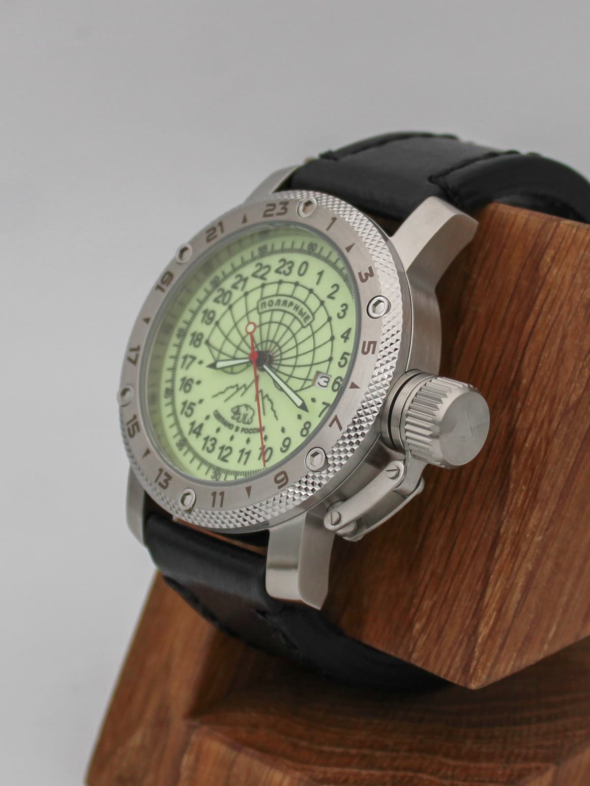 Часы Полярные кварцевые (Ronda 515.24H) Q47.131.01