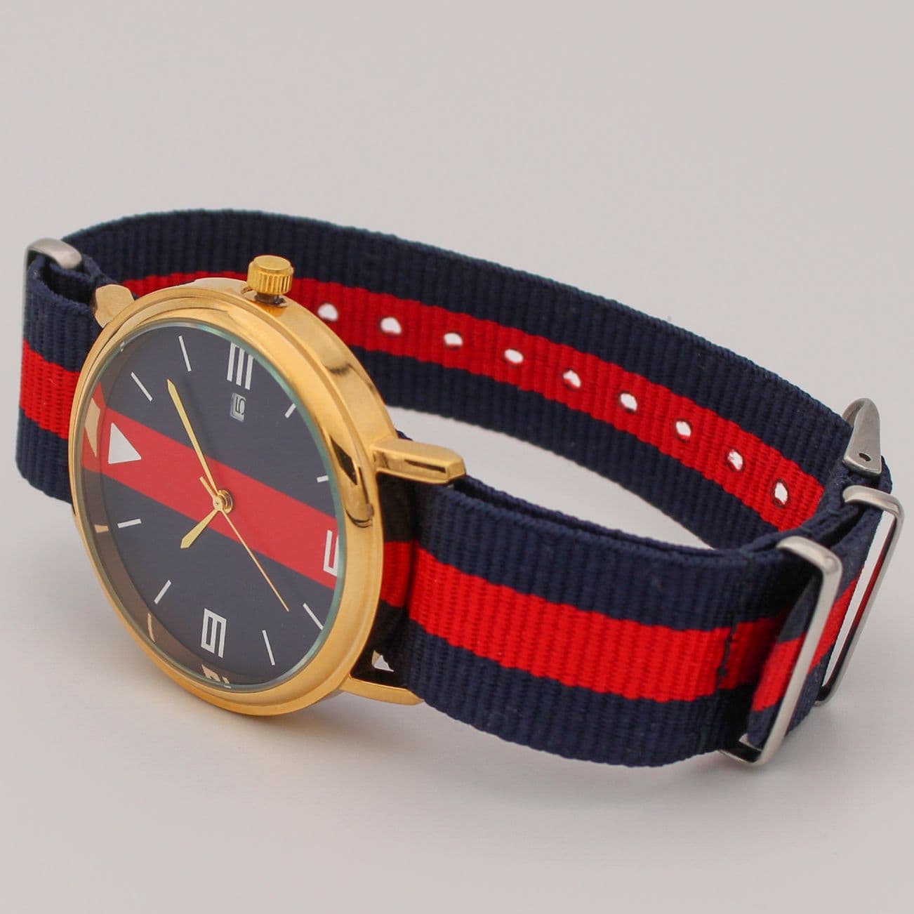 Часы Triumph кварцевые 508.52