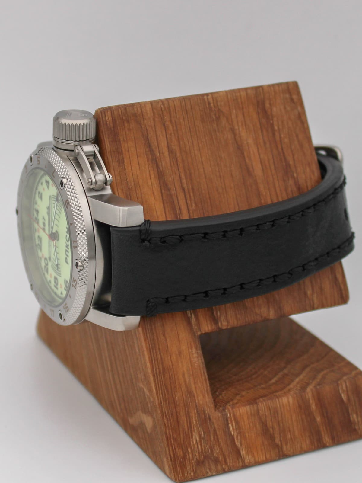 Часы 667 РПКСН кварцевые (Ronda 515.24H) Q47.038.01