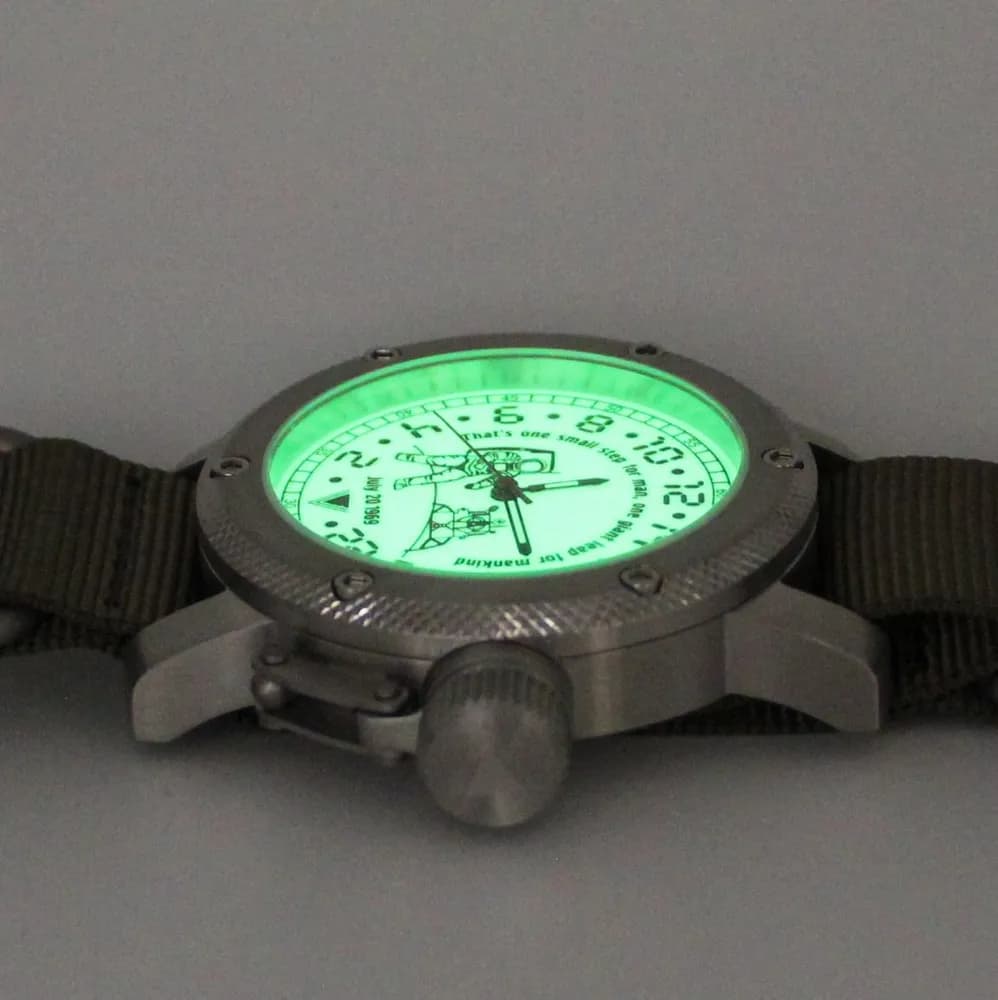 Часы Высадка на Луне механические 126.21 механизм Ракета 2623