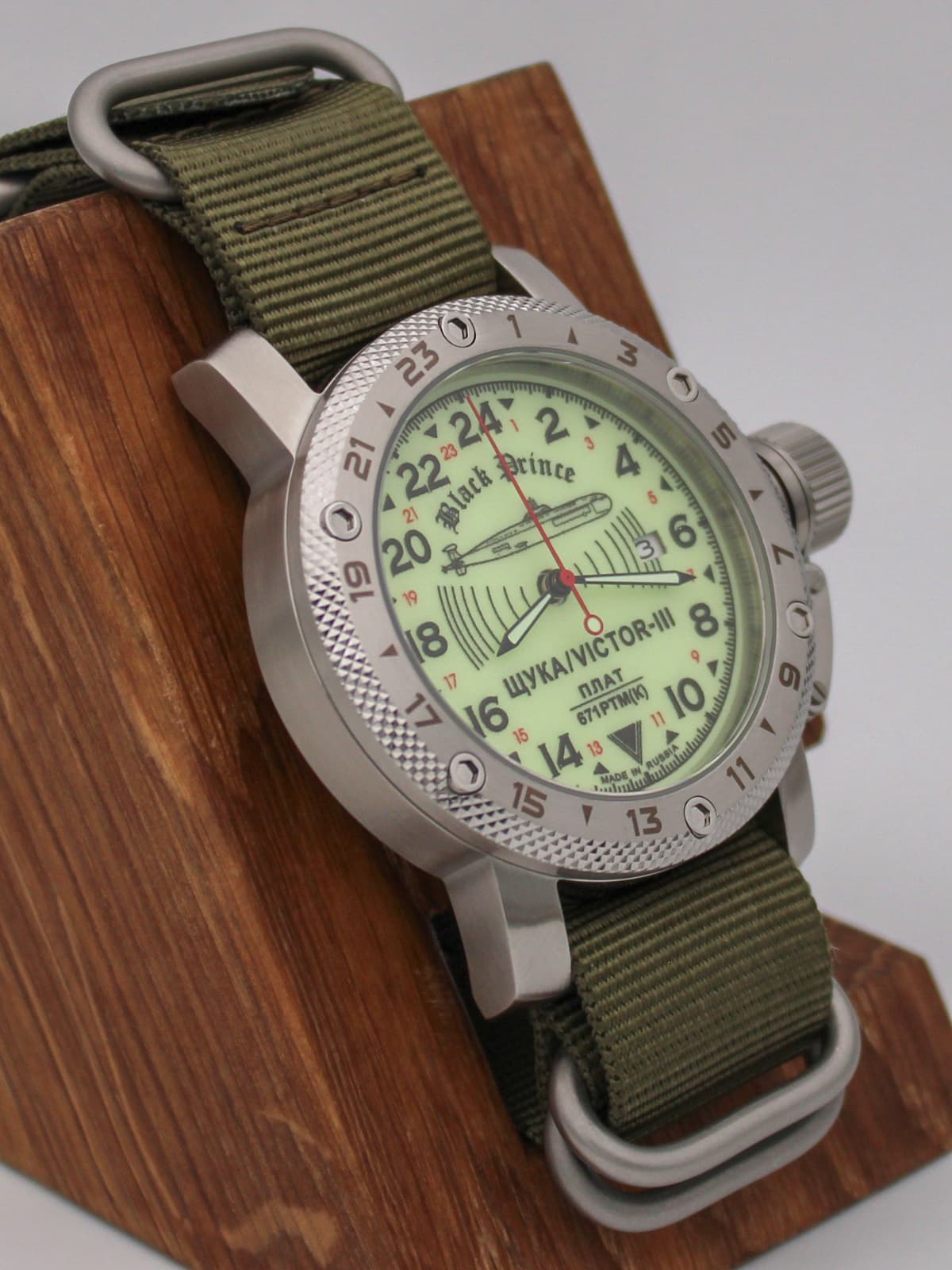 Часы 671 / Щука (Black Prince) кварцевые (Ronda 515.24H) Q47.066.21