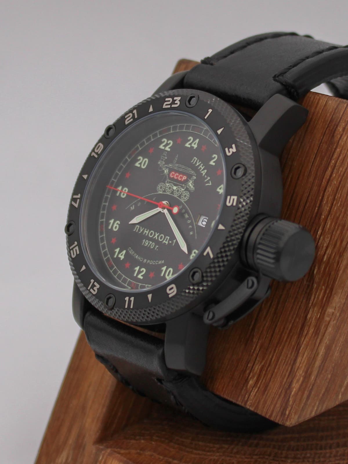 Часы "Луноход-1" кварцевые (Ronda 515.24H) Q147.406.01