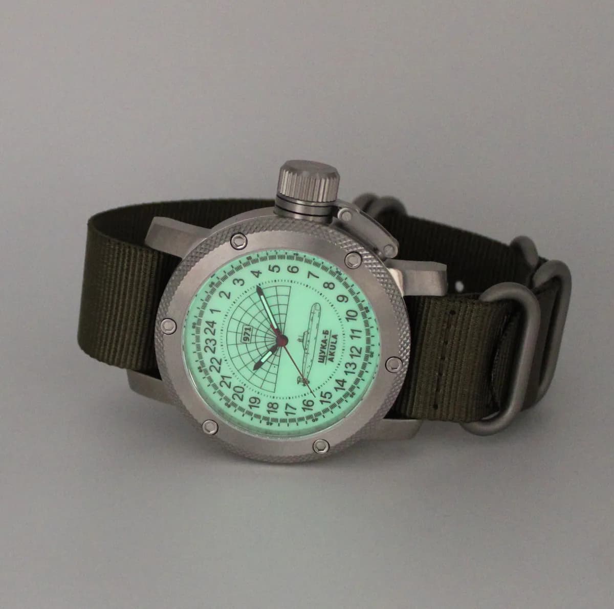 Часы наручные 971 / Щука-Б (Akula), механические  061.21,  противоударные,  механизм Ракета 2623 Н