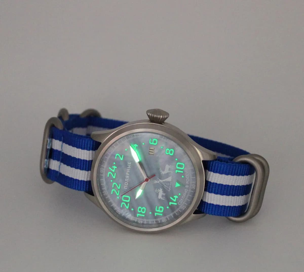 Часы наручные  Полярные/ Северное сияние 11.201.31 ,  механические, противоударные, механизм  Восток 2424 