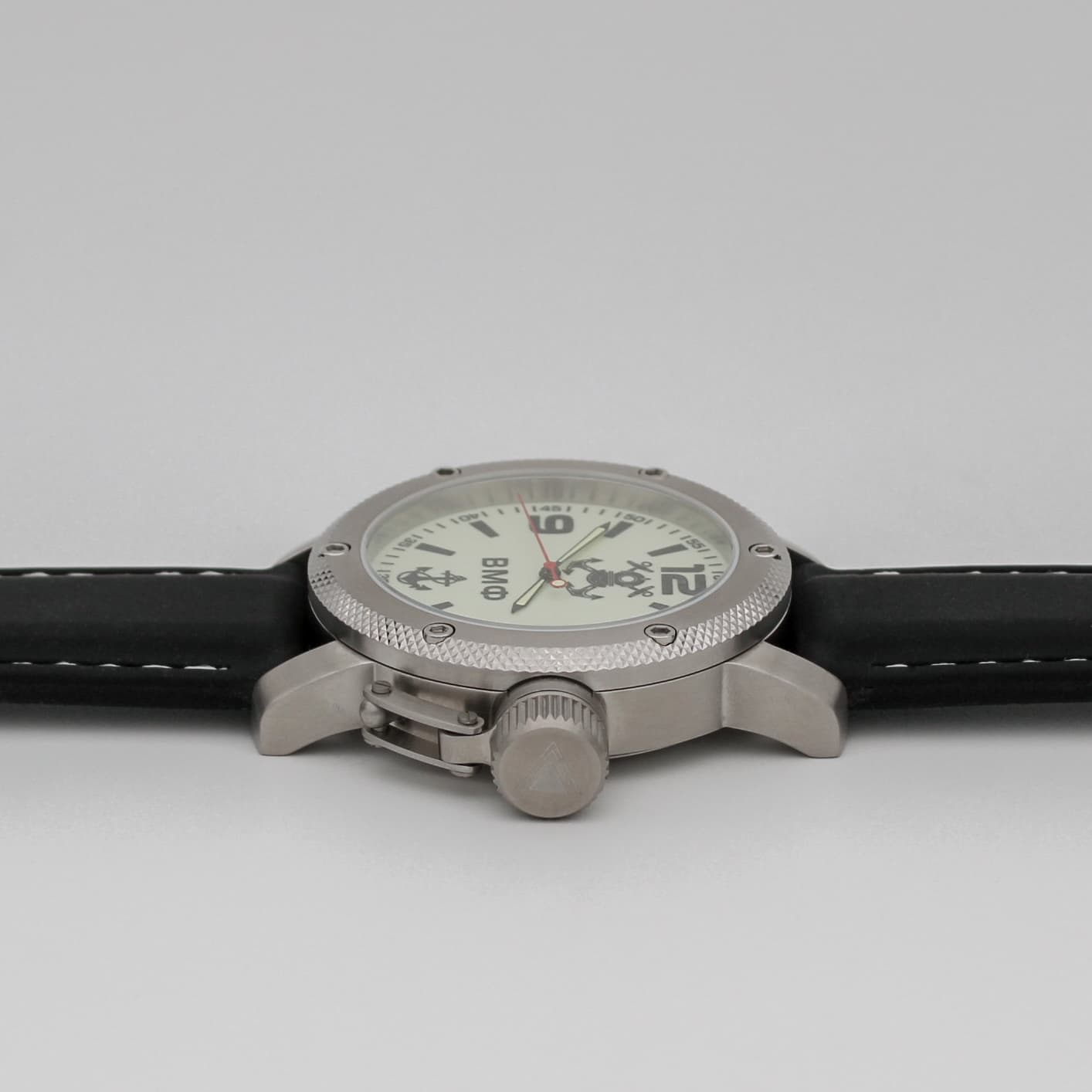 Часы ВМФ(с якорем) механизм Восток 2415.01