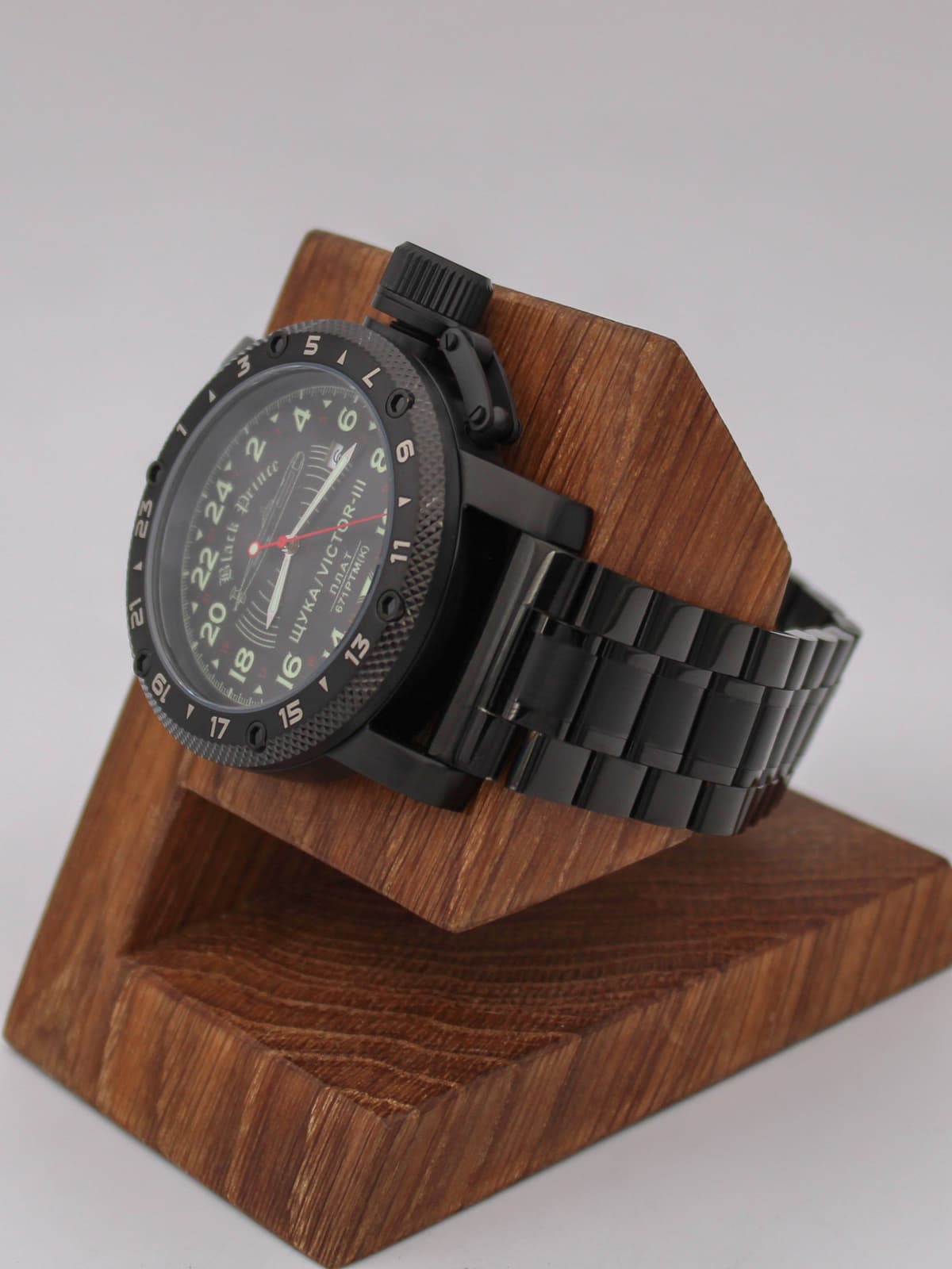 Часы 671 / Щука (Black Prince) кварцевые (Ronda 515.24H) Q147.068.1