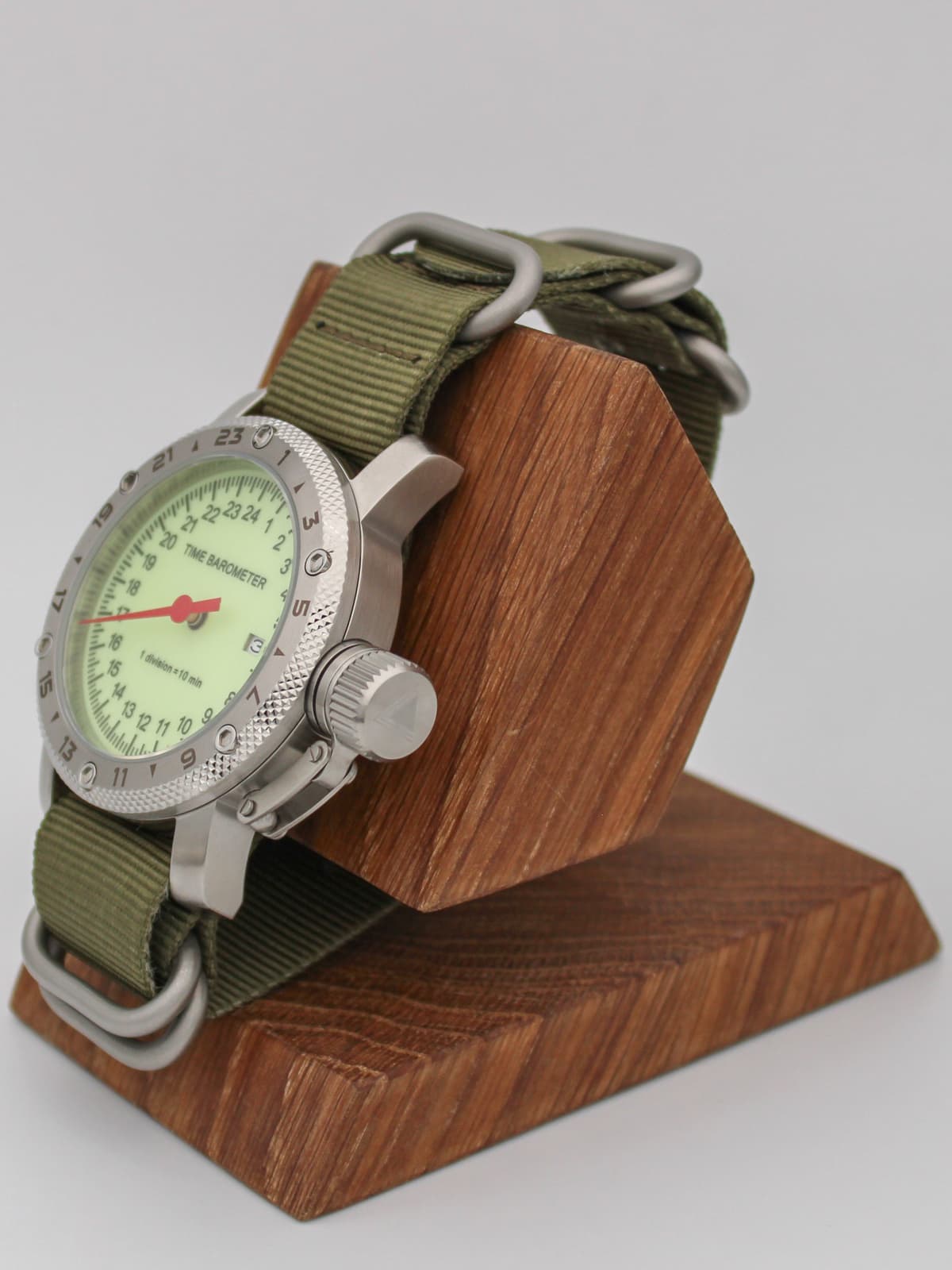 Часы Time Barometer однострелочные кварцевые (Ronda 515.24H) 47.600.21