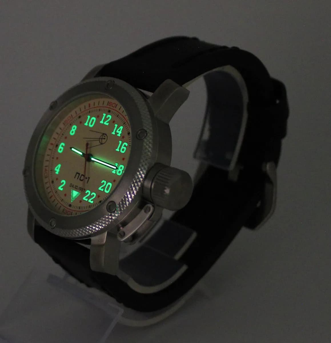 Часы наручные  "Простейший Спутник-1", механические  122.01 ,  механизм Ракета 2623 Н