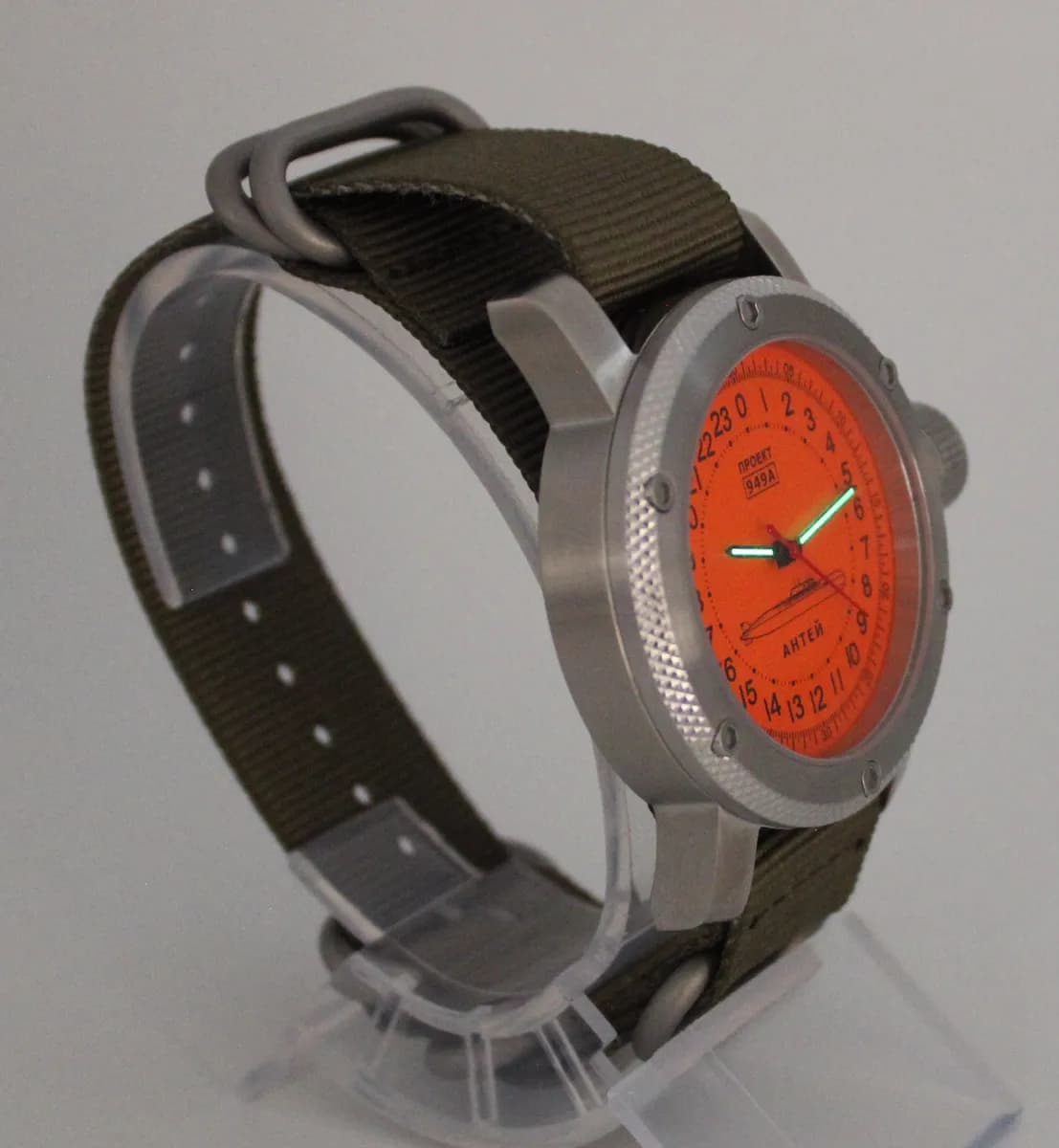 Часы 949А / Антей (Oscar-II) механические 048.21,  механизм Ракета 2623 Н
