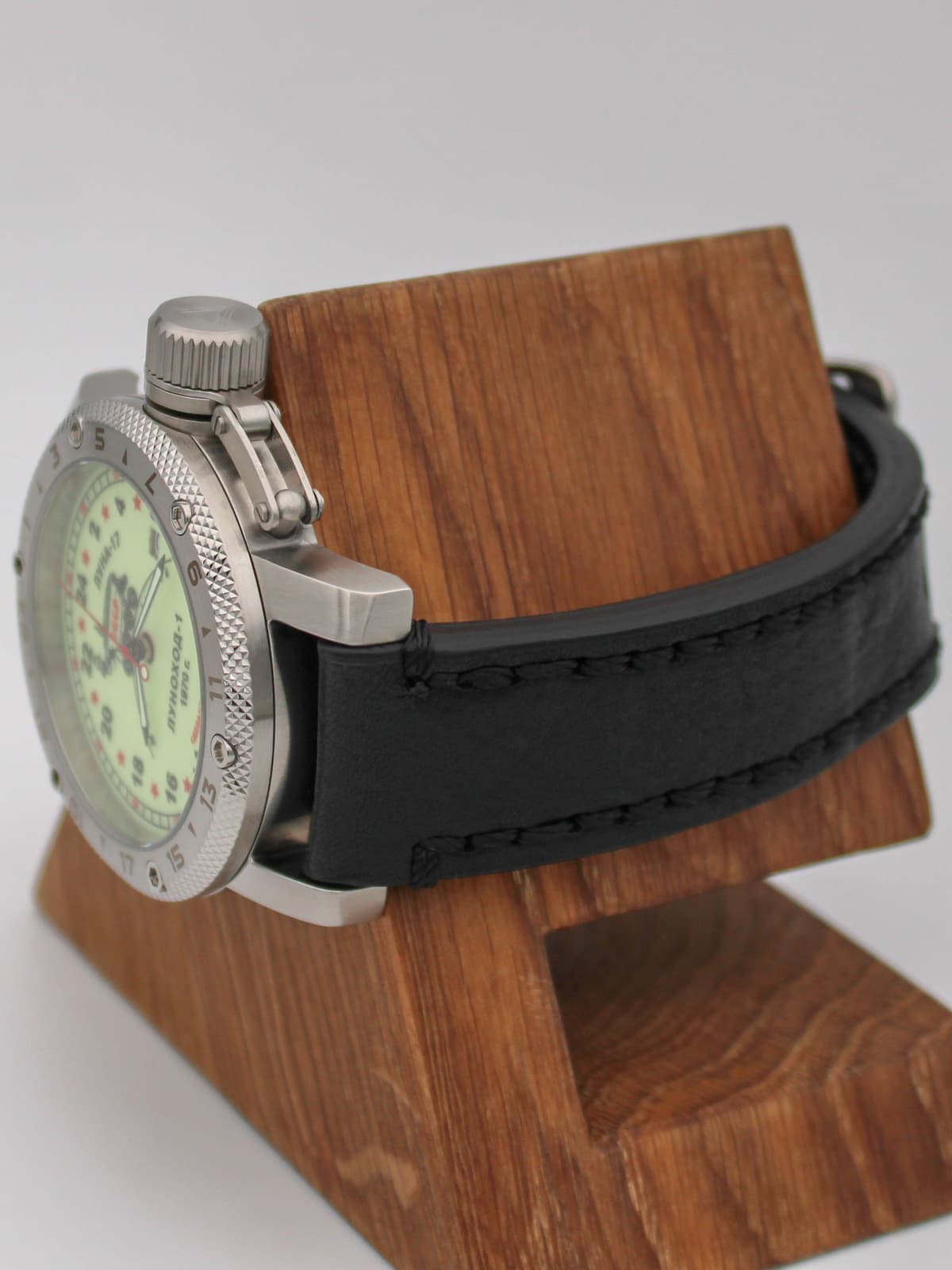 Часы "Луноход-1" кварцевые (Ronda 515.24H) Q47.401.01