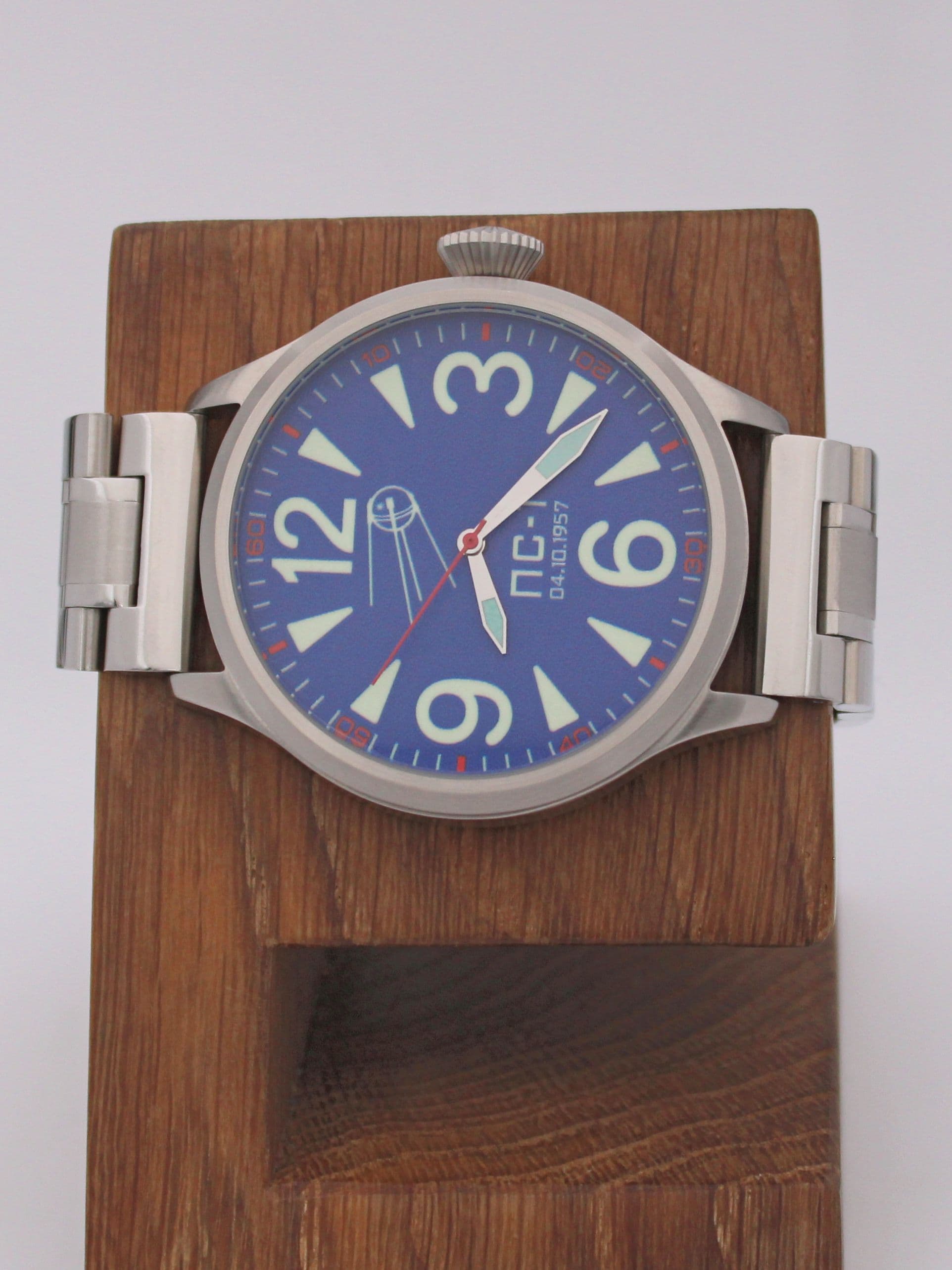 Часы "Простейший Спутник-1" механические (Восток 2409) 11.125.2