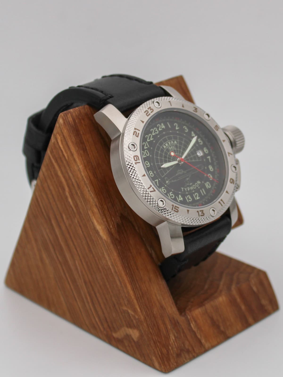 Часы 941 / Акула (Typhoon) кварцевые (Ronda 515.24H) Q47.145.01