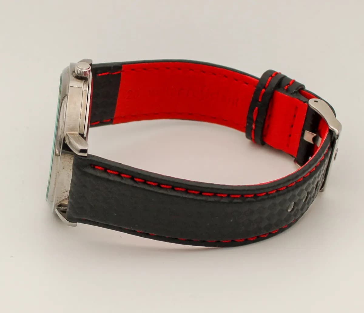  Часы наручные Triumph кварцевые 501.51