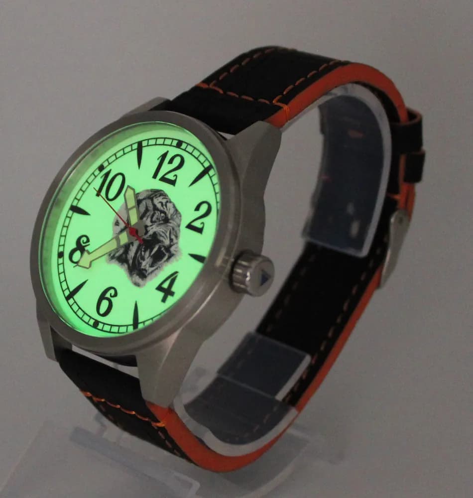 Часы наручные Тигр 21.315.015  механические,  механизм Ракета 2609