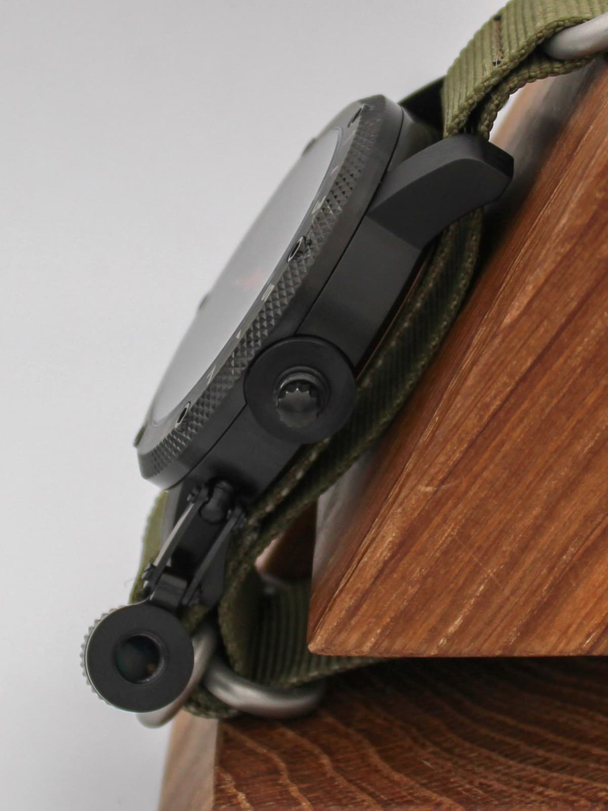 Часы 941 / Акула (Typhoon) кварцевые (Ronda 515.24H) Q147.145.21