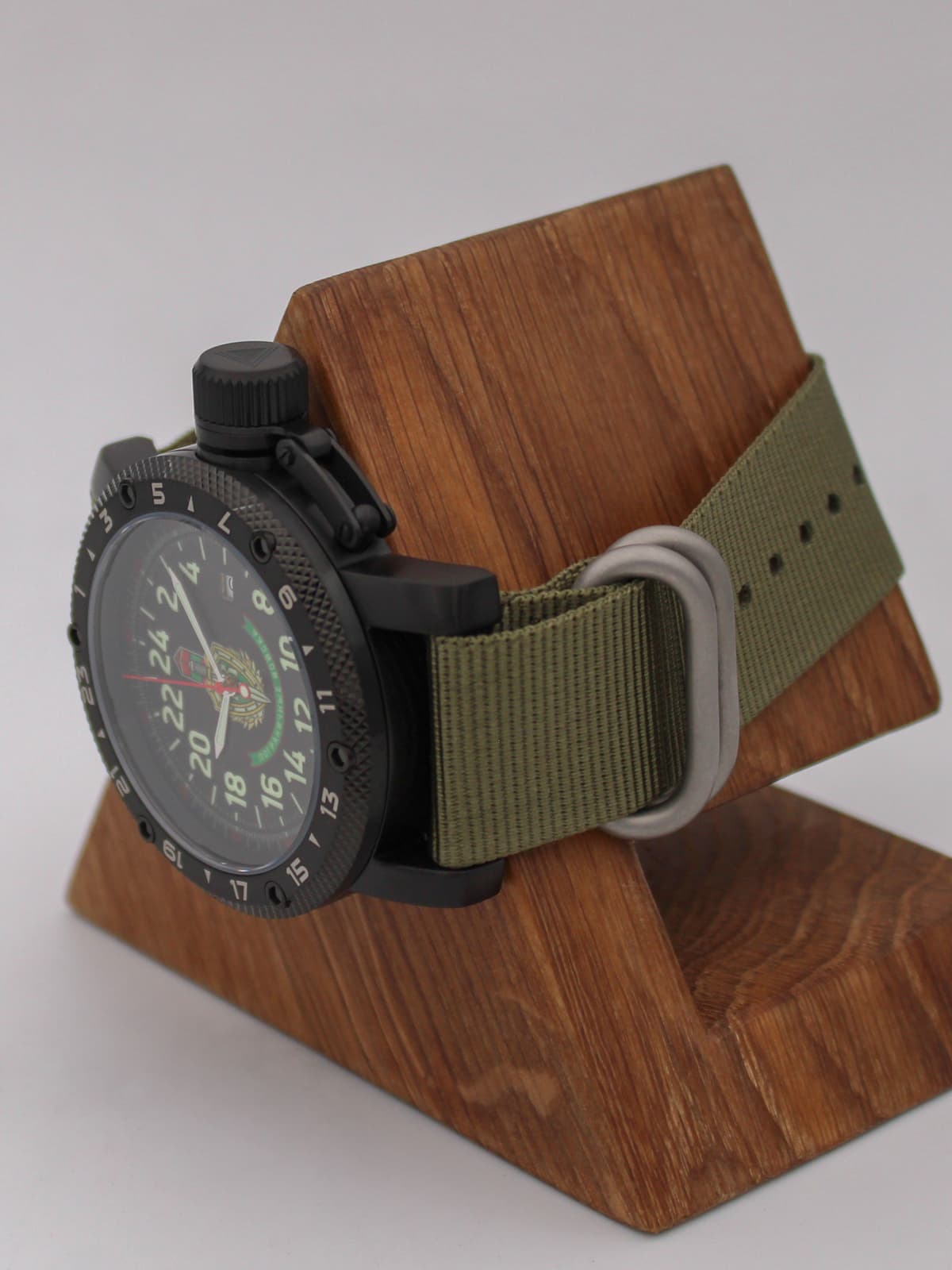 Часы Погранвойска кварцевые (Ronda 515.24H) Q147.174.21