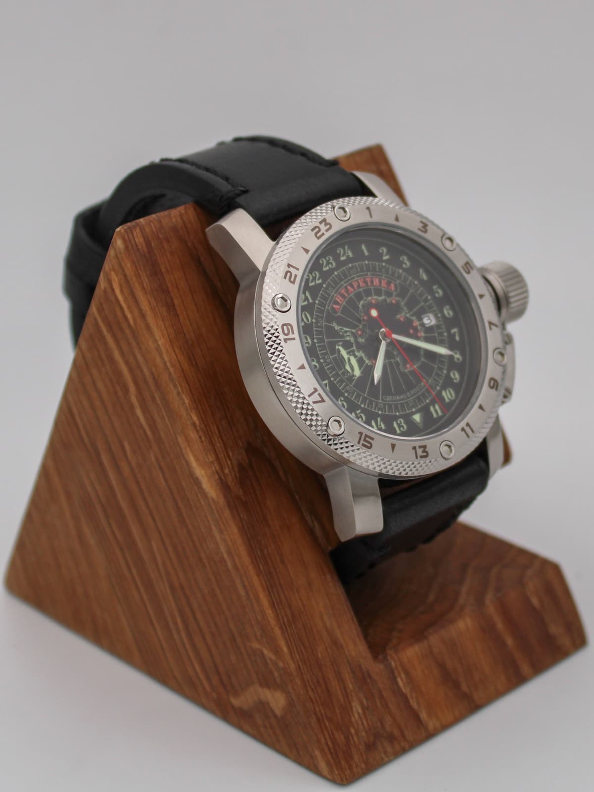 Часы Полярные / Антарктика кварцевые (Ronda 515.24H) Q47.141.01