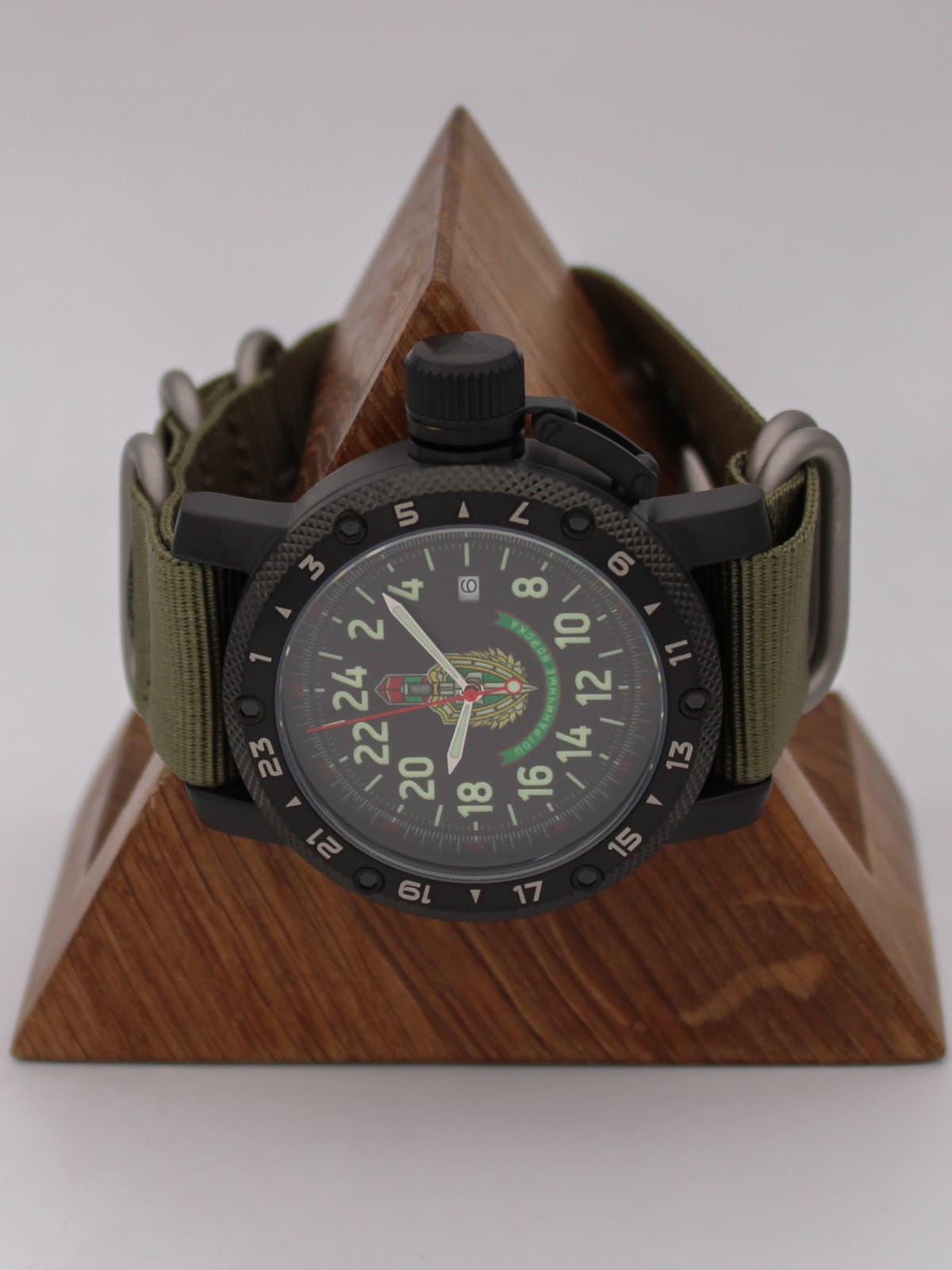 Часы Погранвойска кварцевые (Ronda 515.24H) Q147.174.21