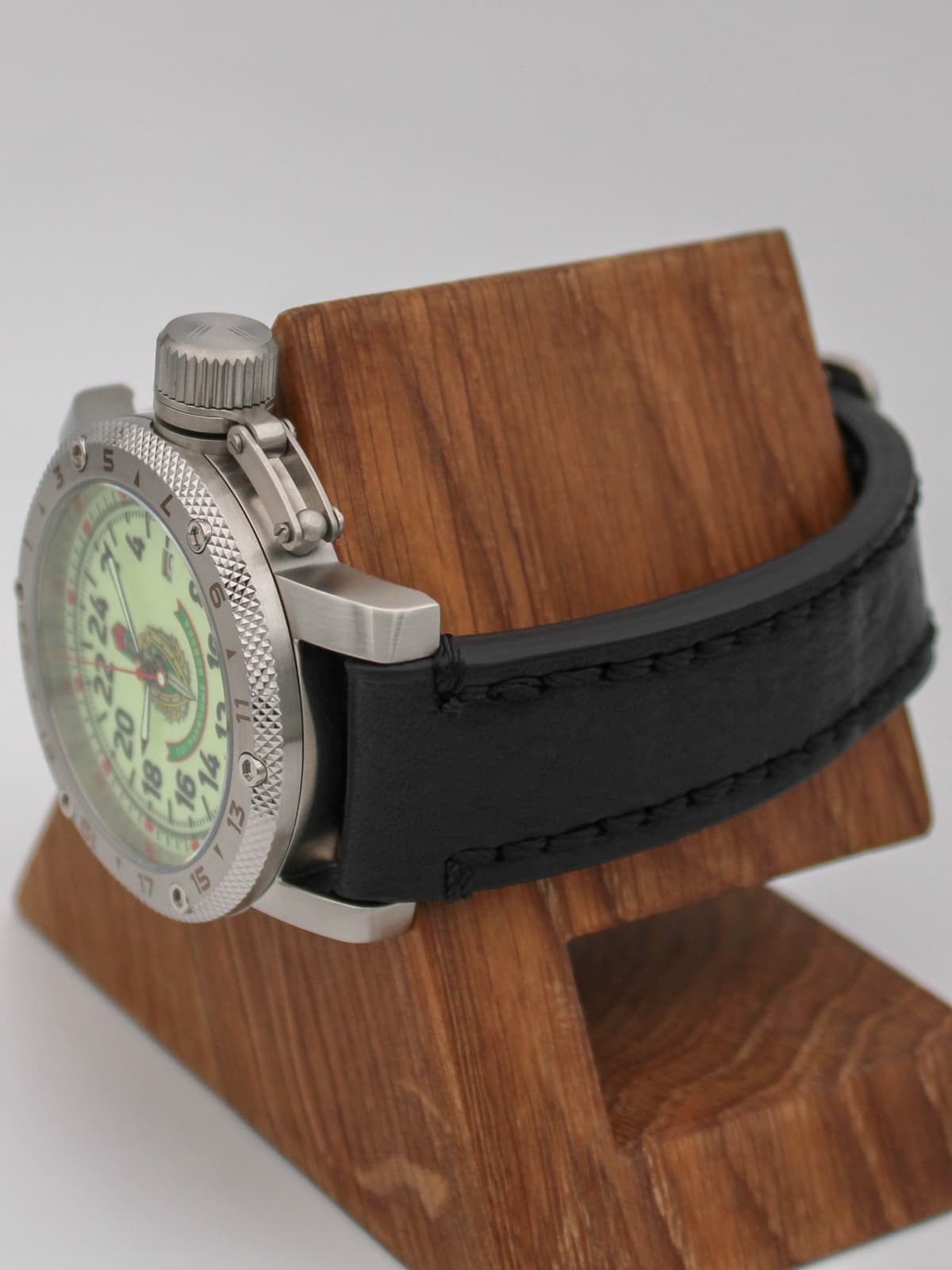 Часы Погранвойска кварцевые (Ronda 515.24H) Q47.173.01