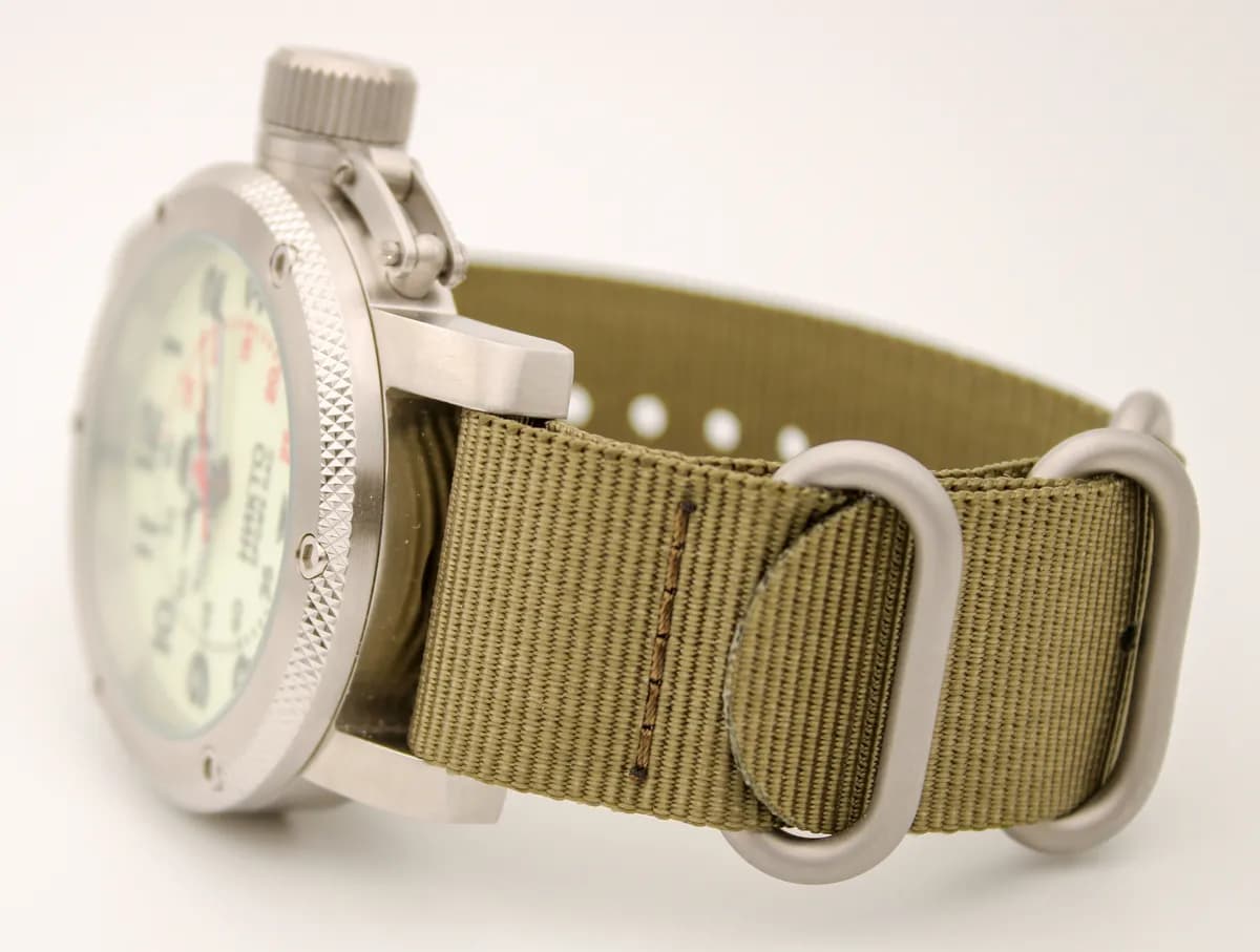 Часы наручные  ВДВ 1002.21 механические (сапфировое стекло), с автоподзаводом,  механизм Восток 2415, противоударные.