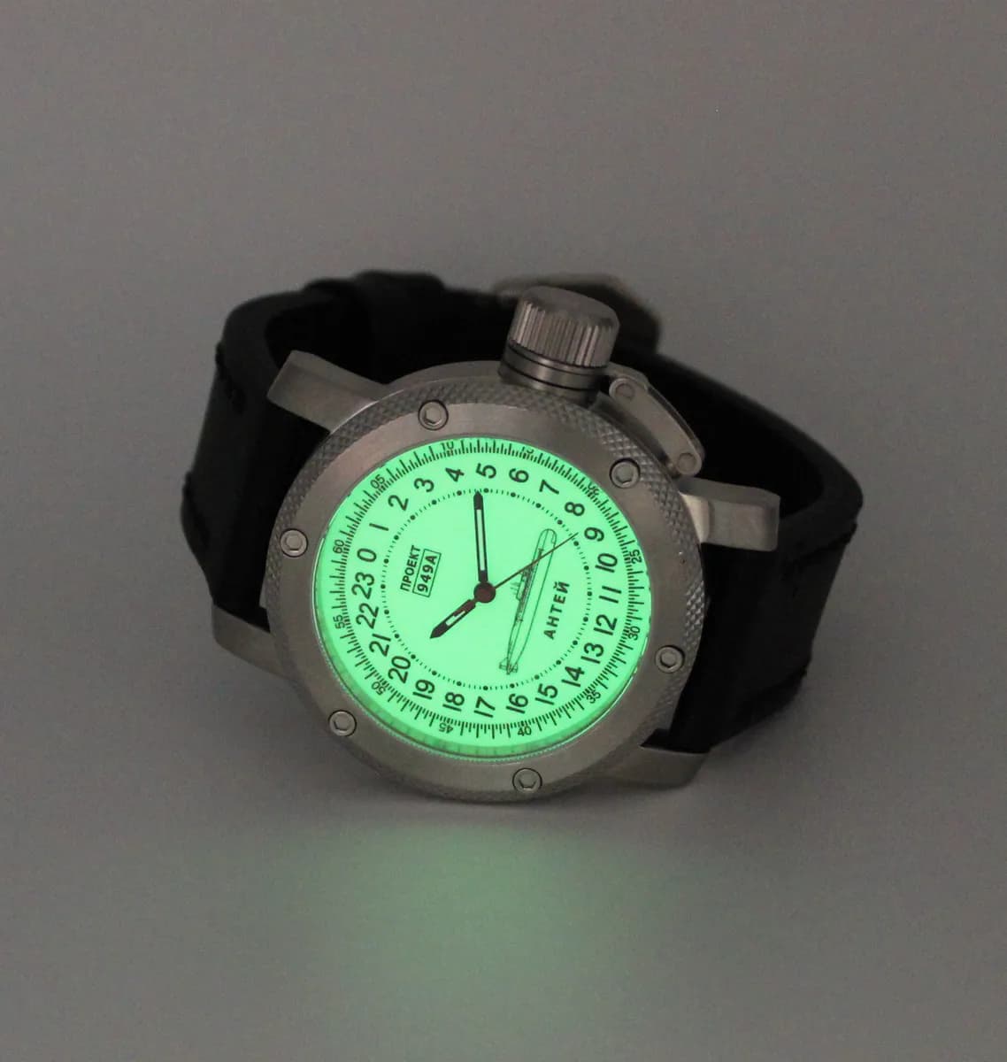 Часы наручные  949А / Антей (Oscar-II) механические 046.01,  механизм Ракета 2623 Н