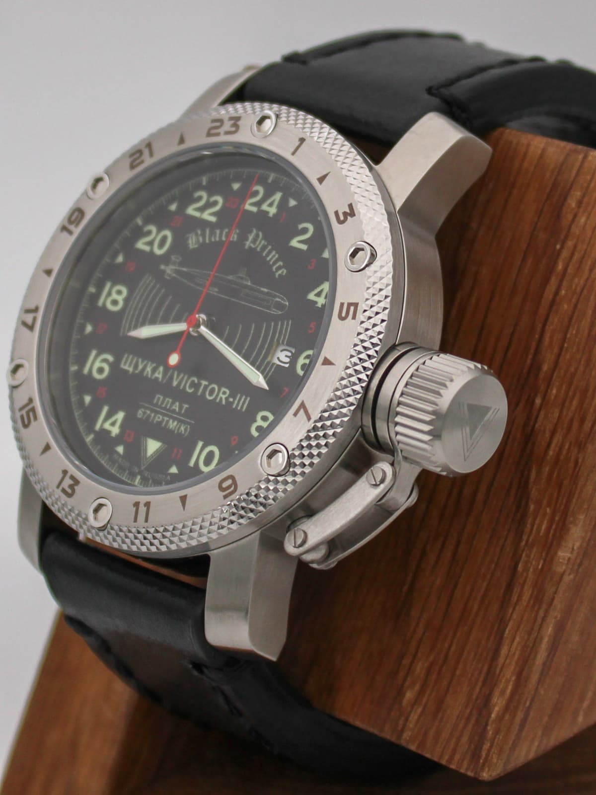 Часы 671 / Щука (Black Prince) кварцевые (Ronda 515.24H) Q47.068.01