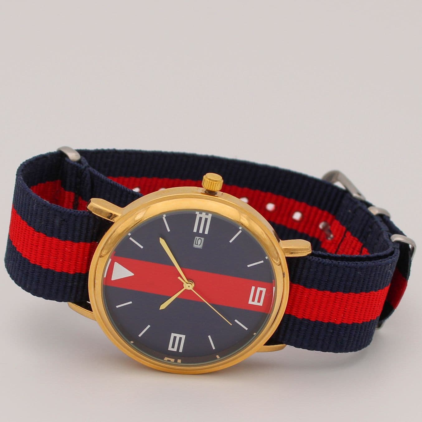 Часы Triumph кварцевые 508.52