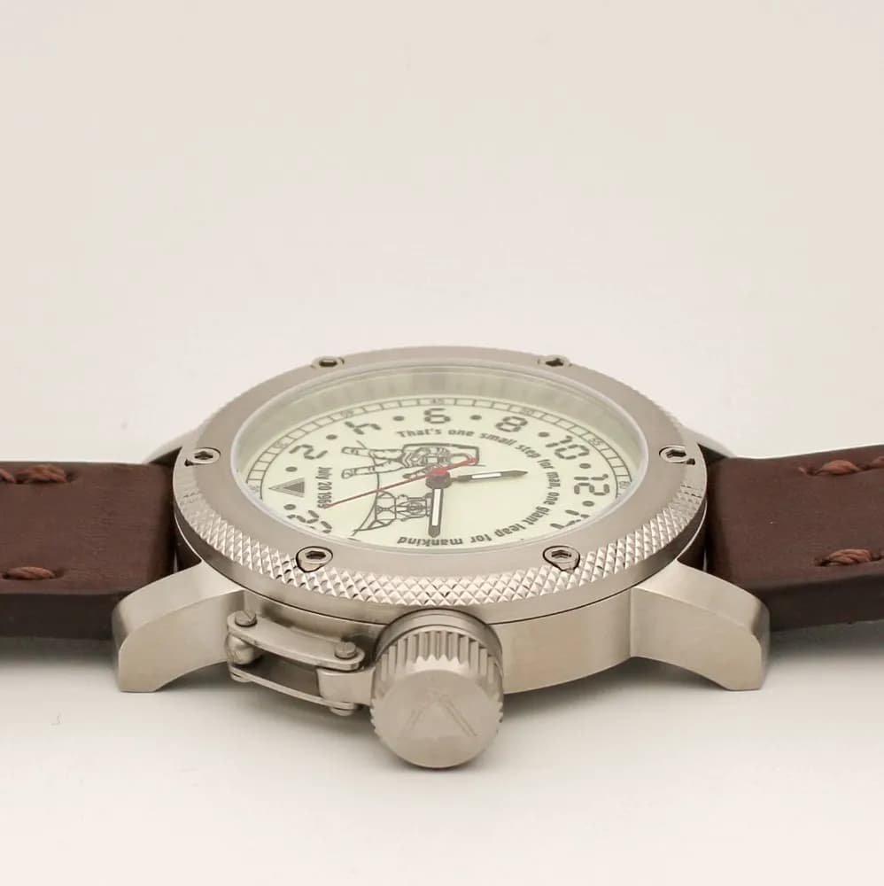 Часы Высадка на Луне механические 126.02 механизм Ракета 2623