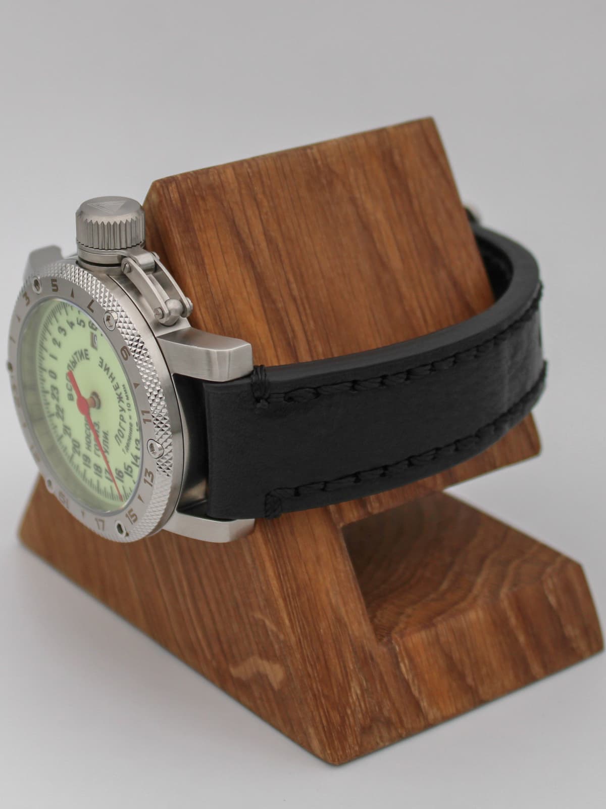 Часы Погружение / Всплытие однострелочные кварцевые (Ronda 515.24H) Q47.181.01