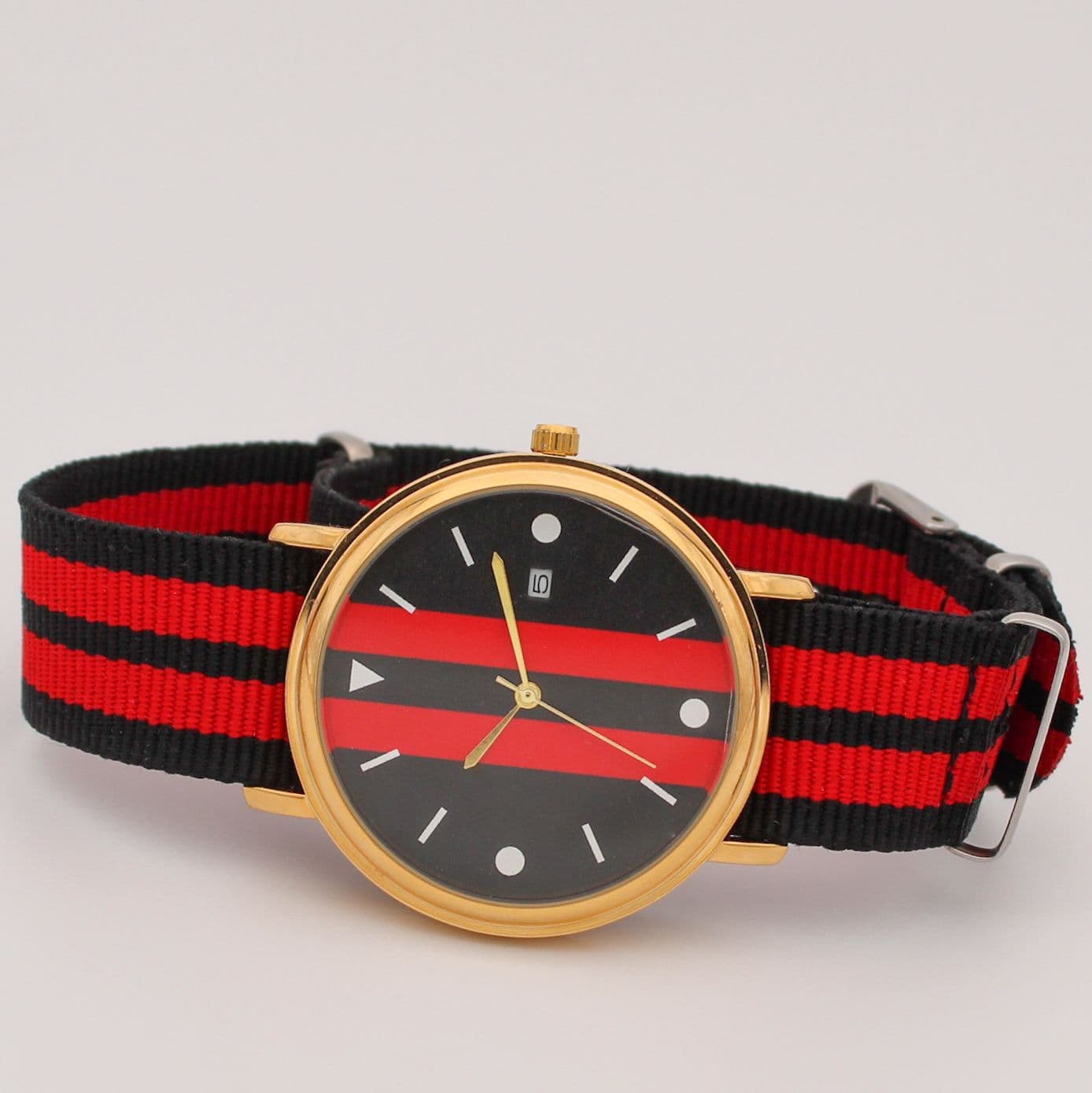 Часы Triumph кварцевые 504.52