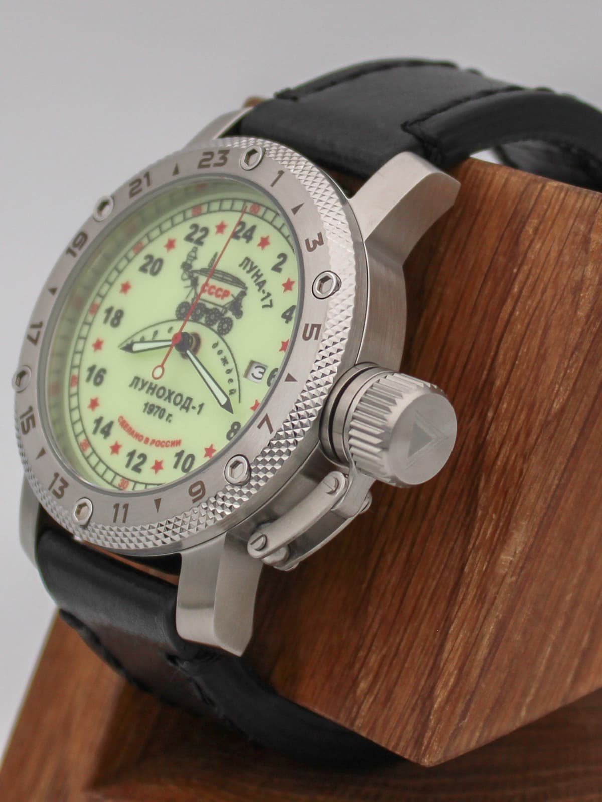 Часы "Луноход-1" кварцевые (Ronda 515.24H) Q47.401.01