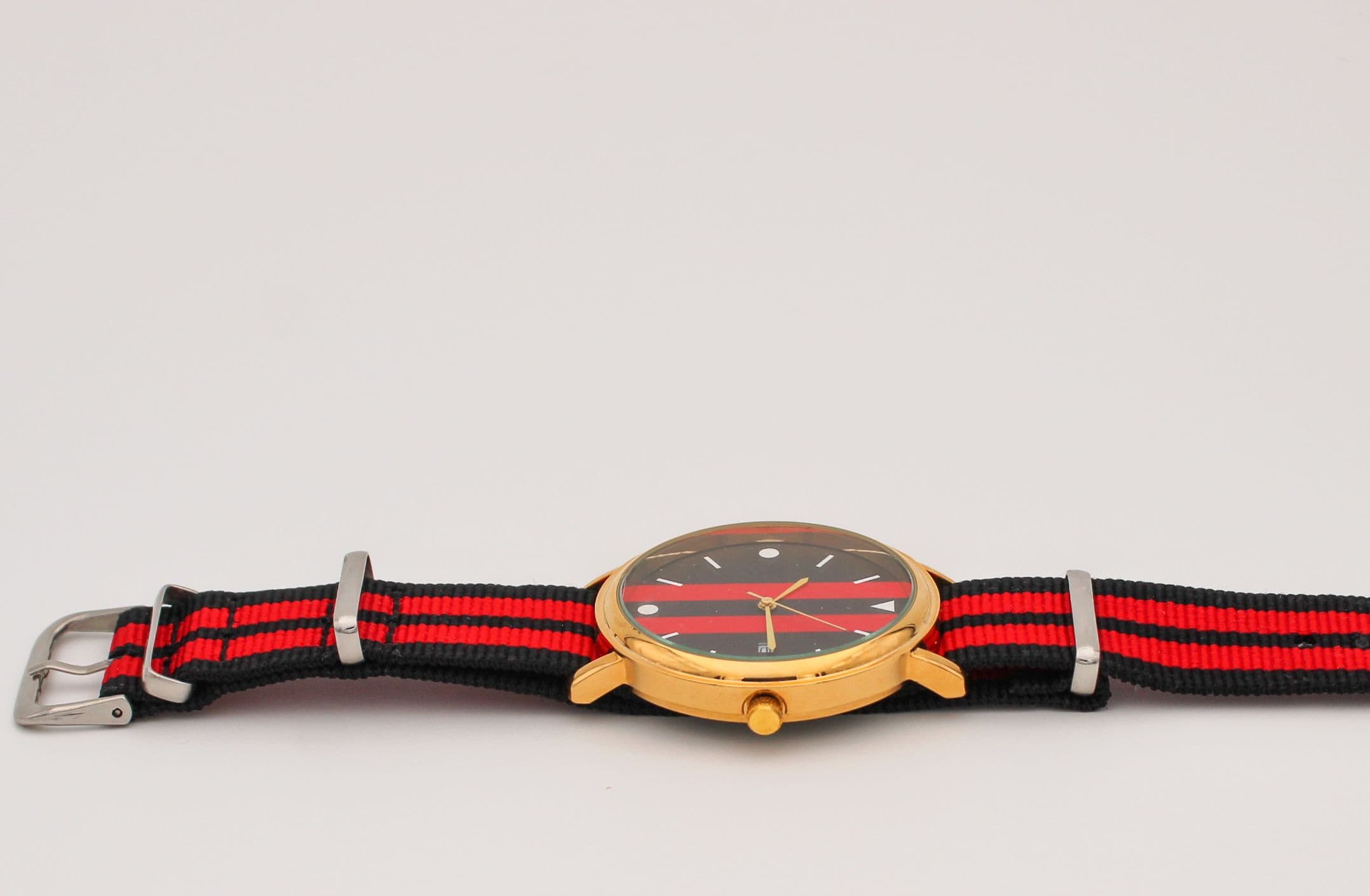 Часы Triumph кварцевые 504.52