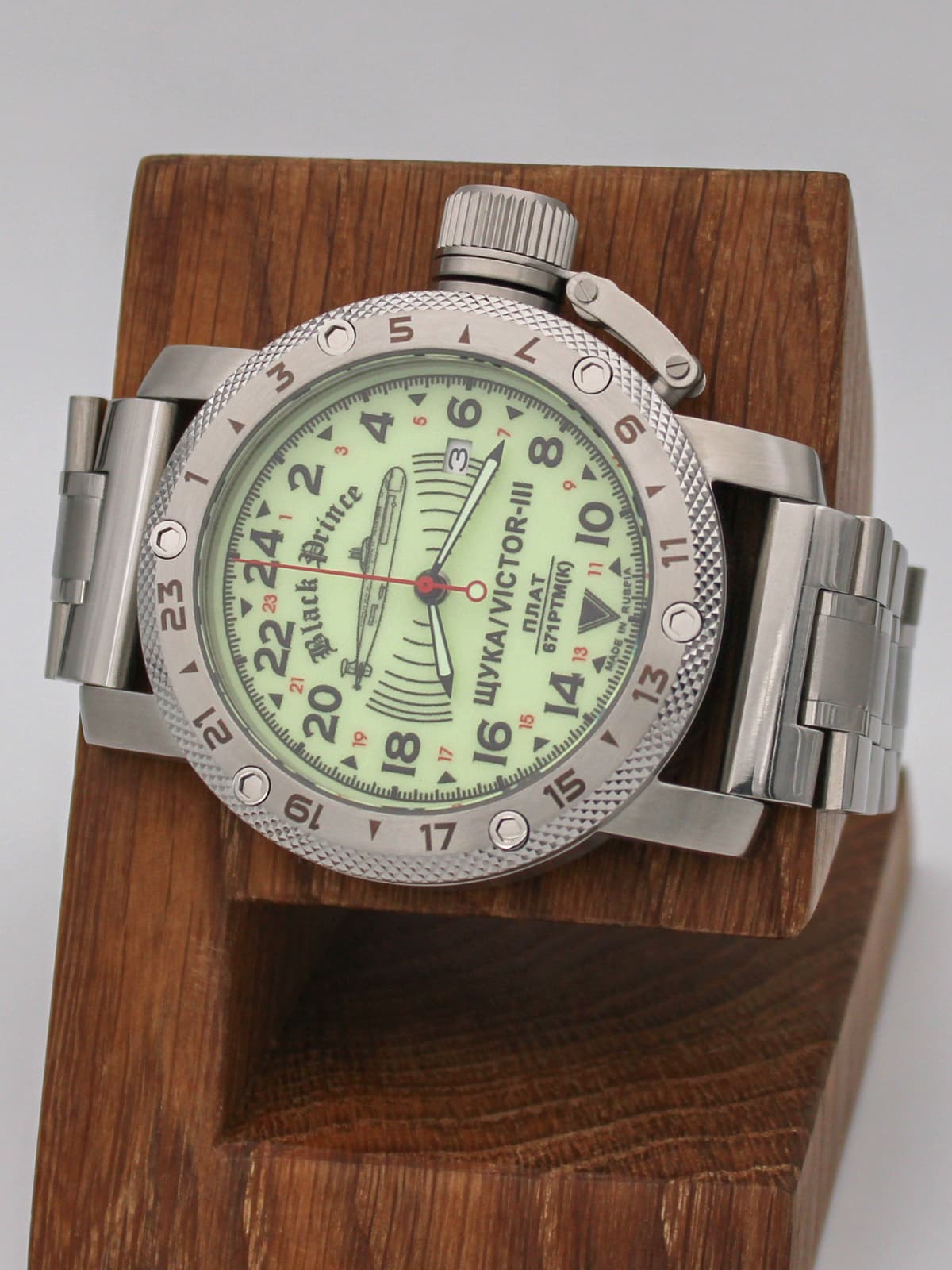 Часы 671 / Щука (Black Prince) кварцевые (Ronda 515.24H) Q47.066.2