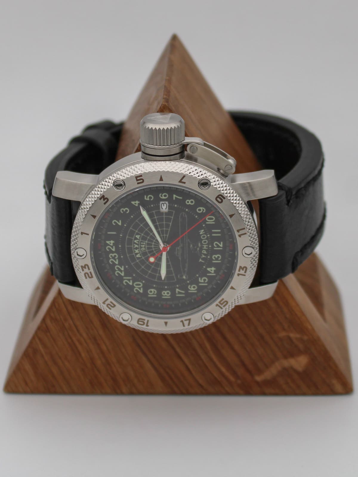 Часы 941 / Акула (Typhoon) кварцевые (Ronda 515.24H) Q47.145.01