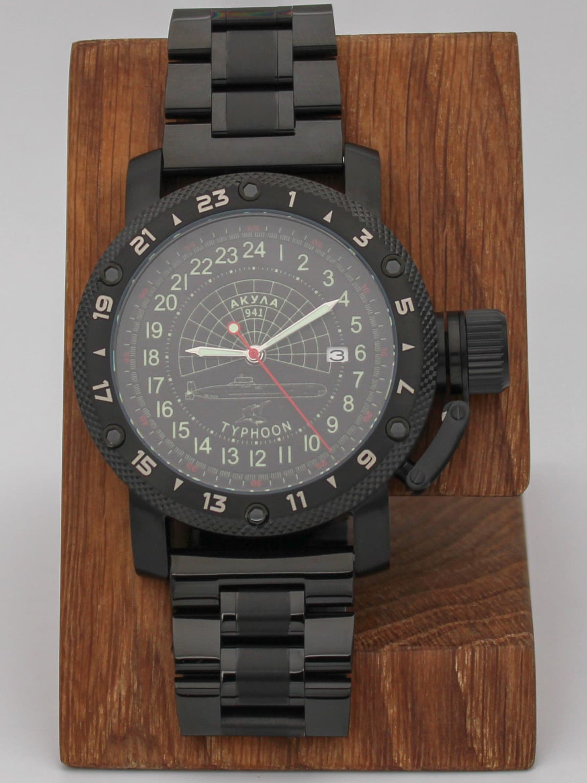 Часы 941 / Акула (Typhoon) кварцевые (Ronda 515.24H) Q147.145.1