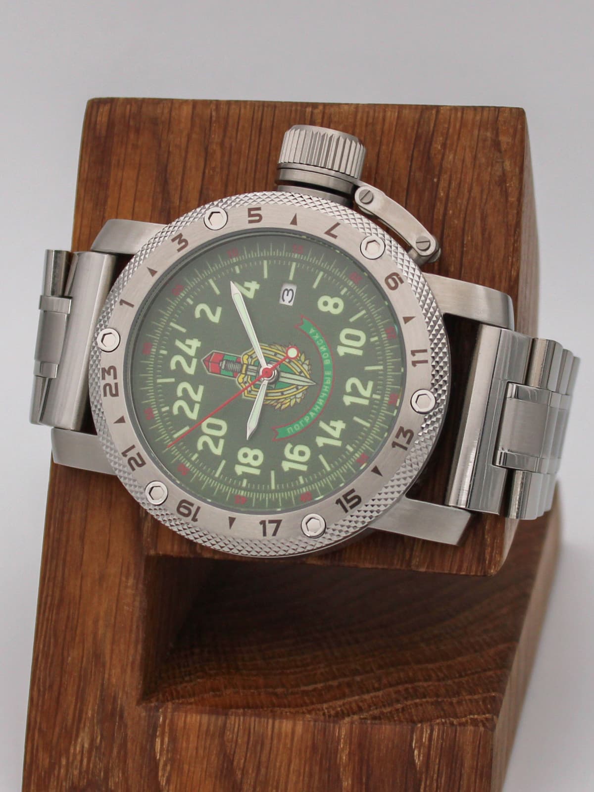 Часы Погранвойска кварцевые (Ronda 515.24H) Q47.242.2