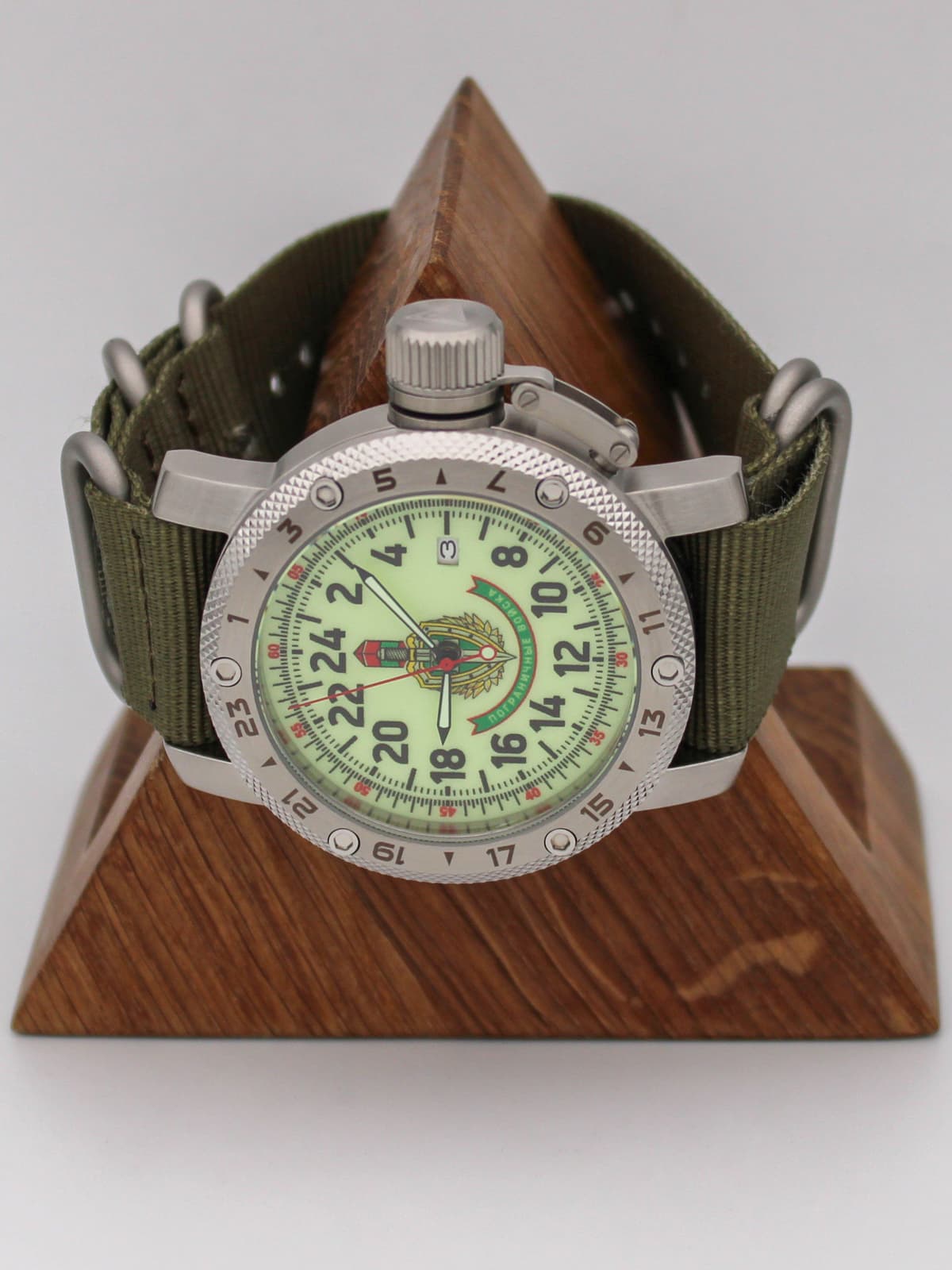 Часы Погранвойска кварцевые (Ronda 515.24H) Q47.173.21