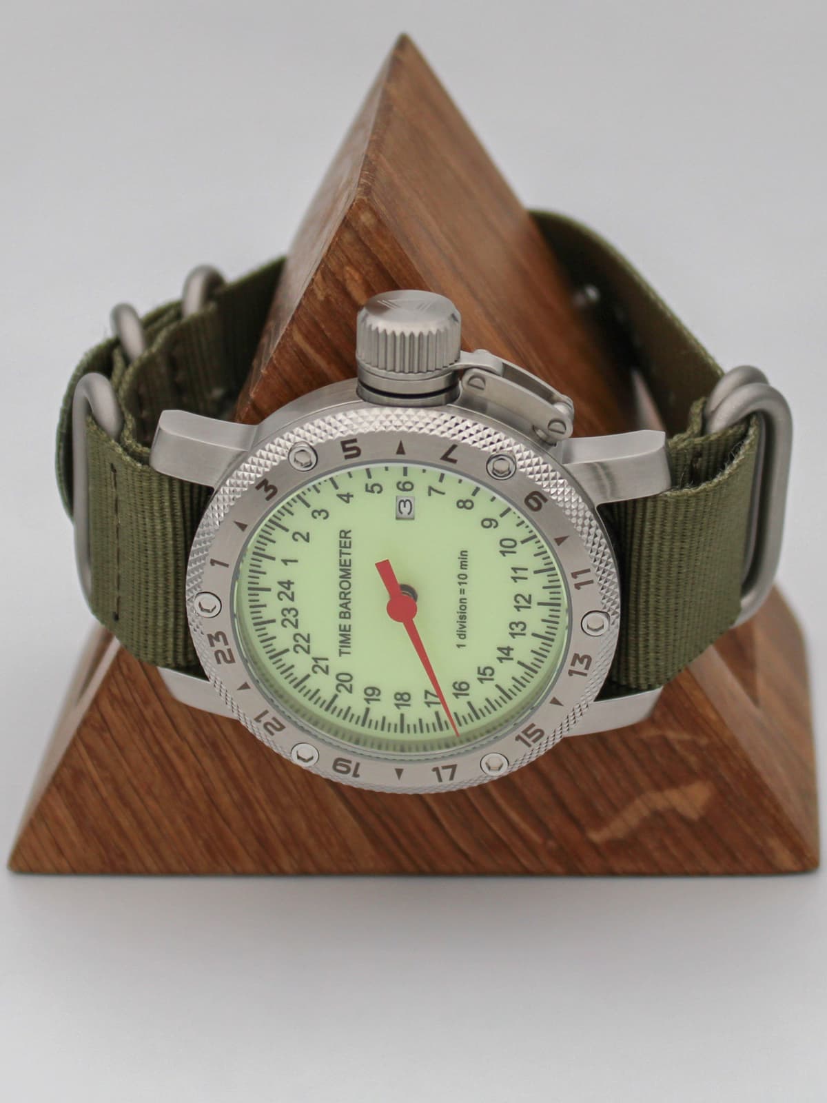 Часы Time Barometer однострелочные кварцевые (Ronda 515.24H) 47.600.21